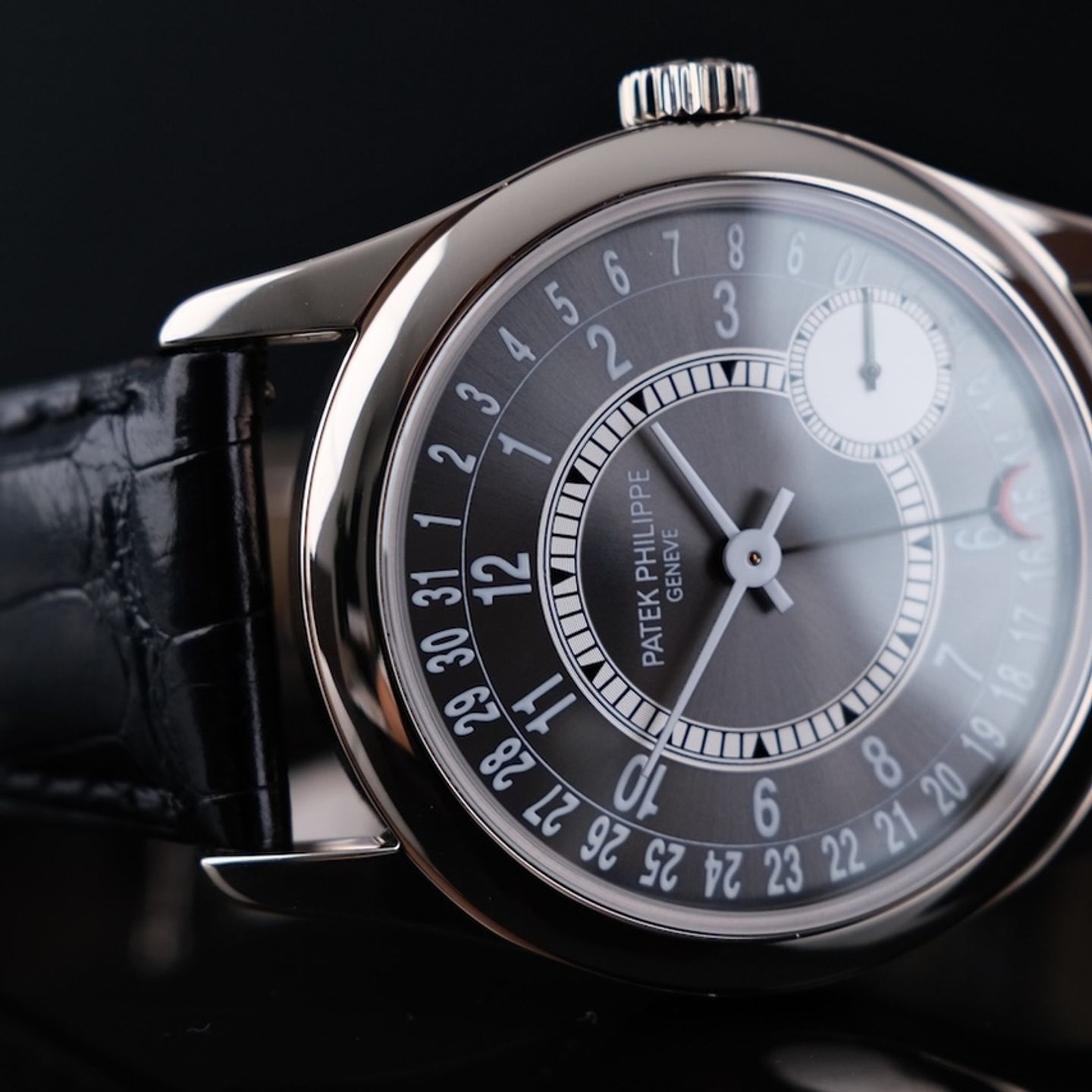Patek Philippe Calatrava 6000G (2011) - Black dial 38 mm White Gold case (4/8)