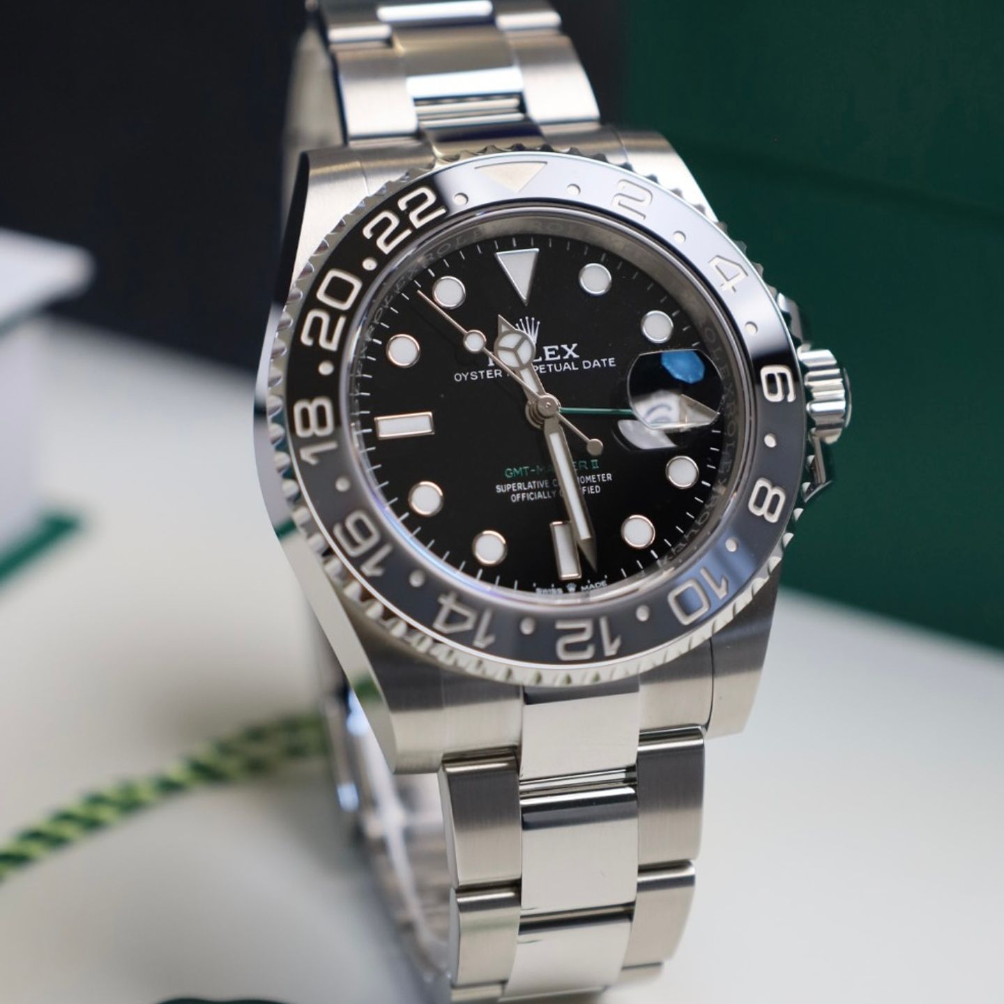 Rolex GMT-Master II 126710GRNR (2025) - Black dial 40 mm Steel case (32/32)