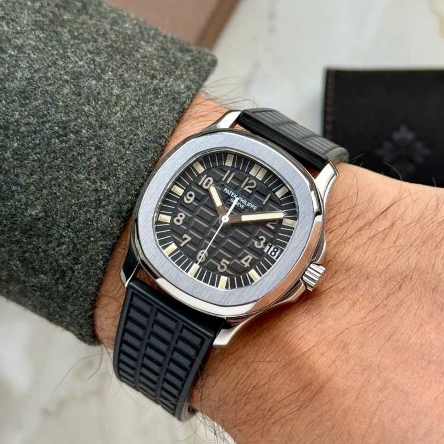 Patek Philippe Aquanaut 5066 (2000) - Zwart wijzerplaat 36mm Staal (2/8)