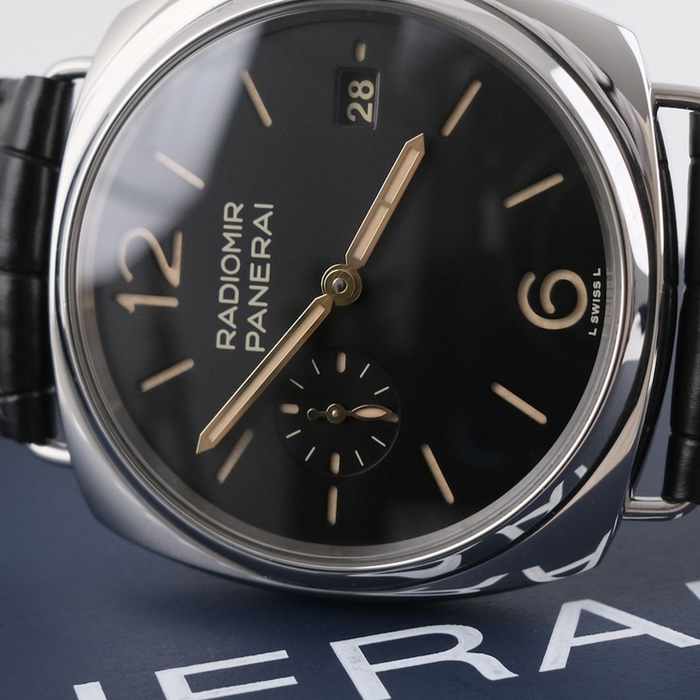 Panerai Radiomir PAM01294 (2024) - Zwart wijzerplaat 40mm Staal (5/8)