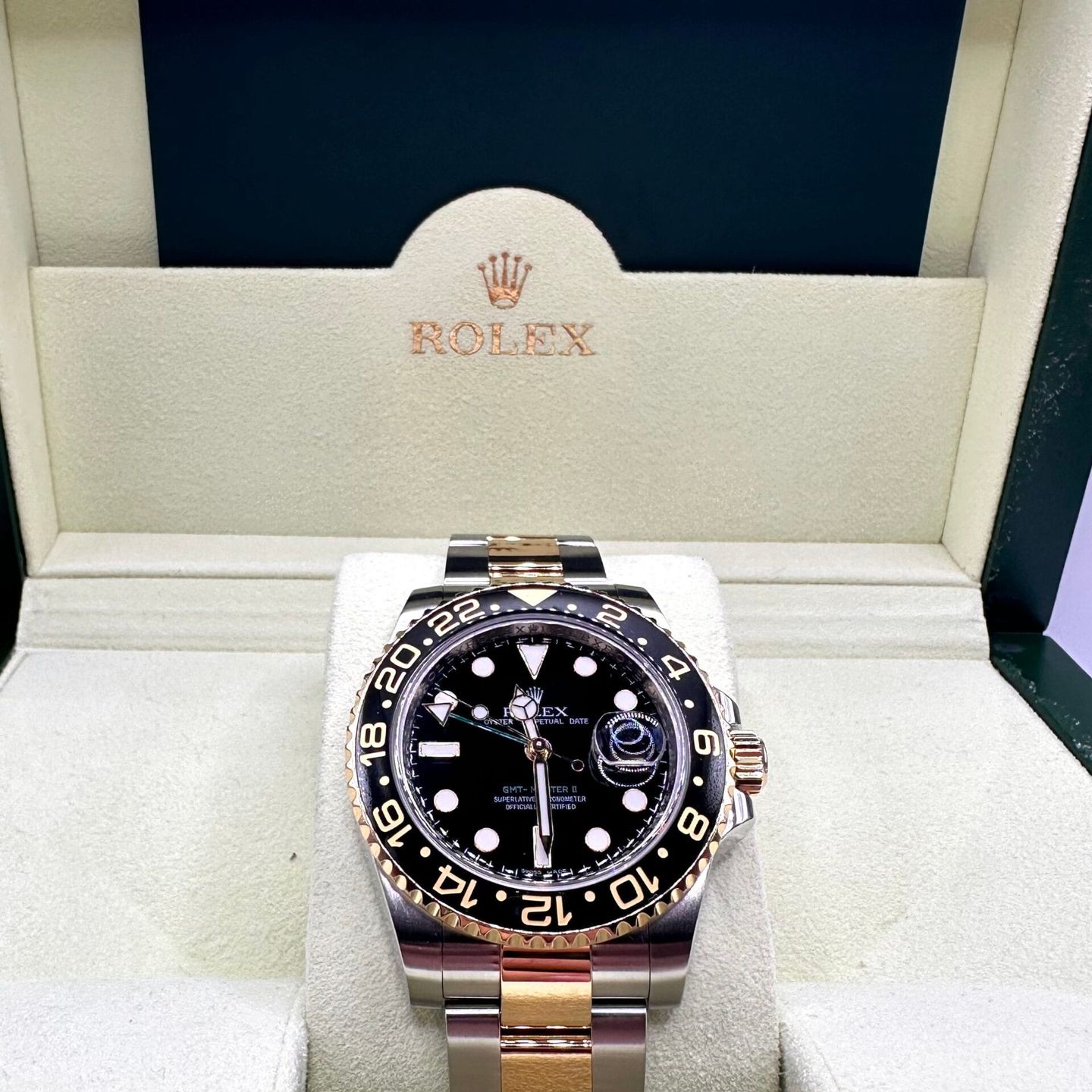 Rolex GMT-Master II 116713LN (Unknown (random serial)) - Black dial 40 mm Gold/Steel case (3/5)