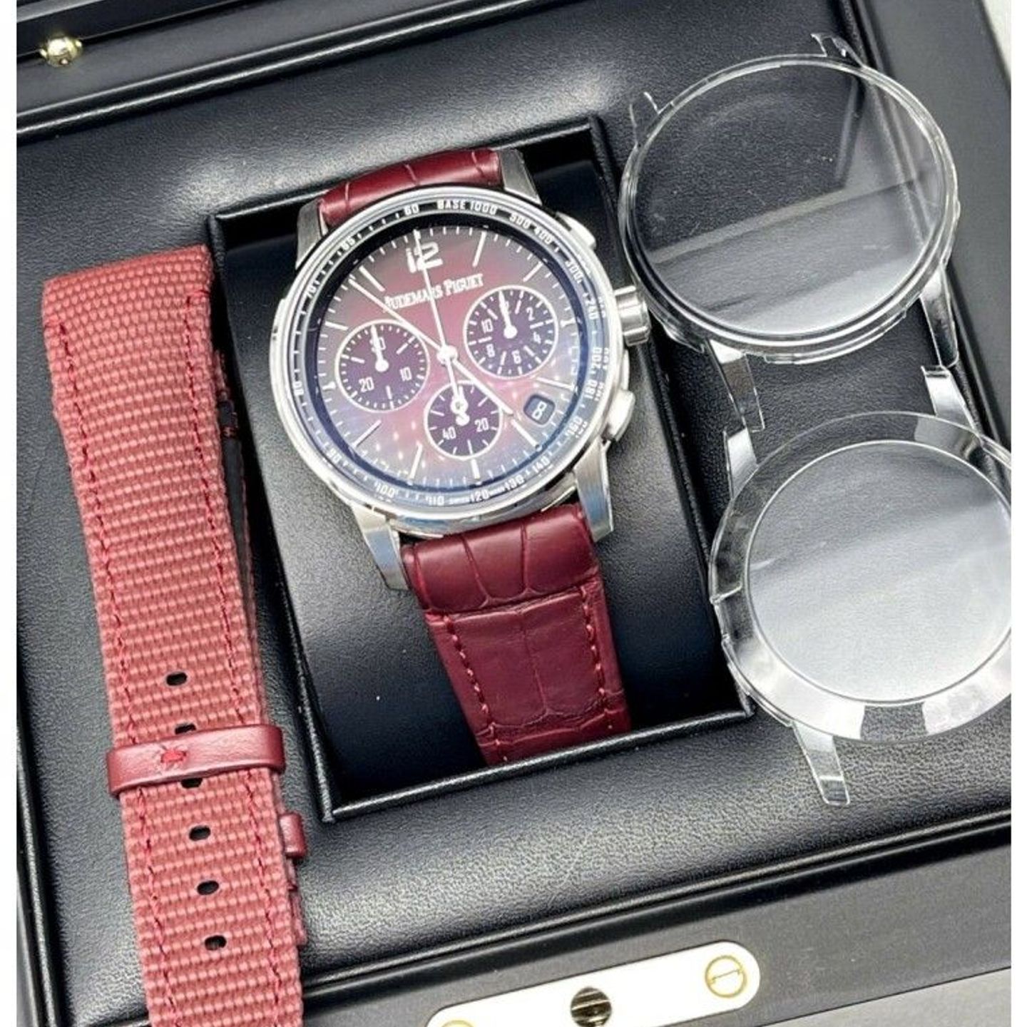 Audemars Piguet CODE 11.59 26393BC.OO.A068CR.01 (2021) - Red dial 41 mm White Gold case (4/4)