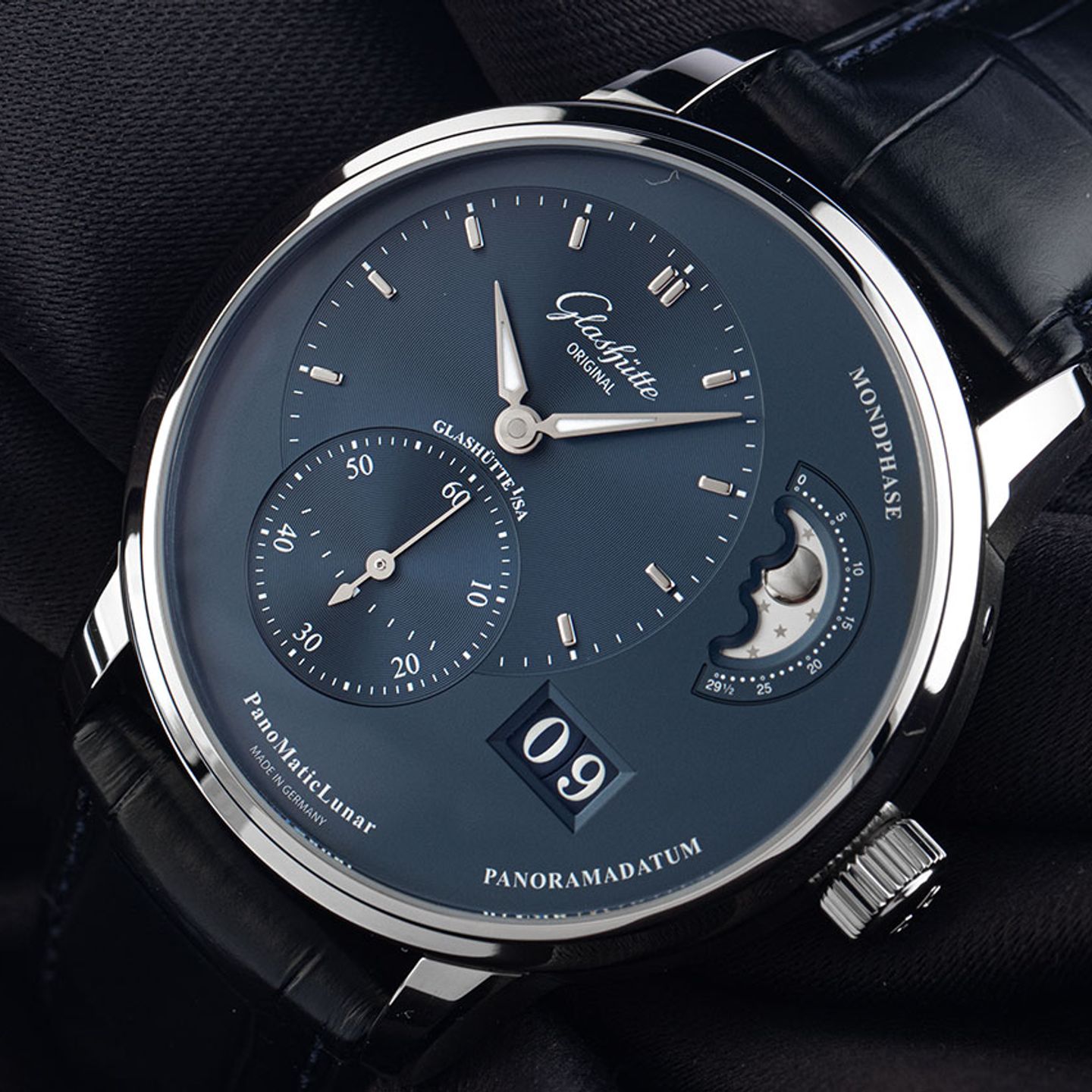 Glashütte Original PanoMaticLunar 1-90-02-46-32-61 (2025) - Blauw wijzerplaat 40mm Staal (3/7)
