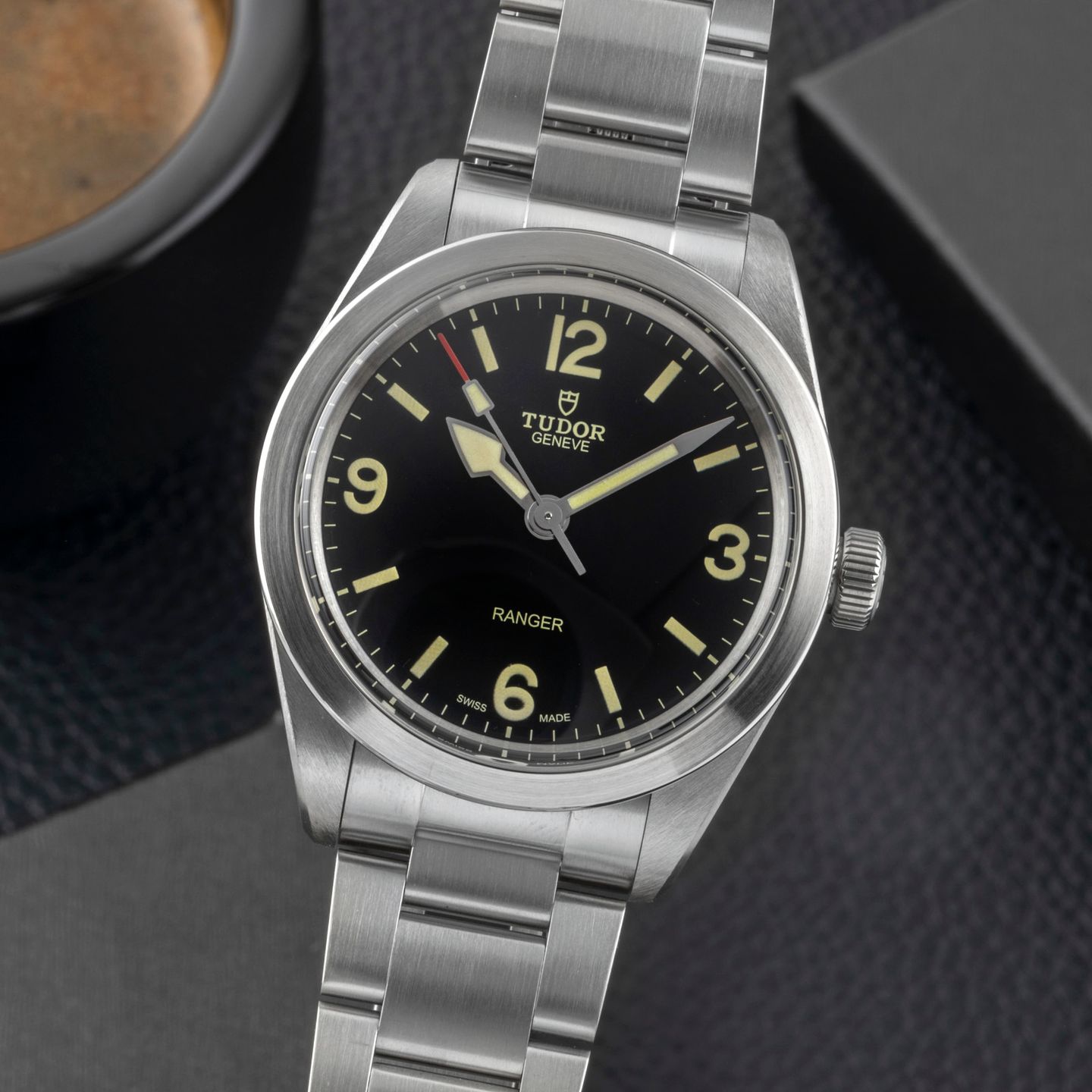 Tudor Ranger 79950 (Unknown (random serial)) - Black dial 39 mm Steel case (3/8)