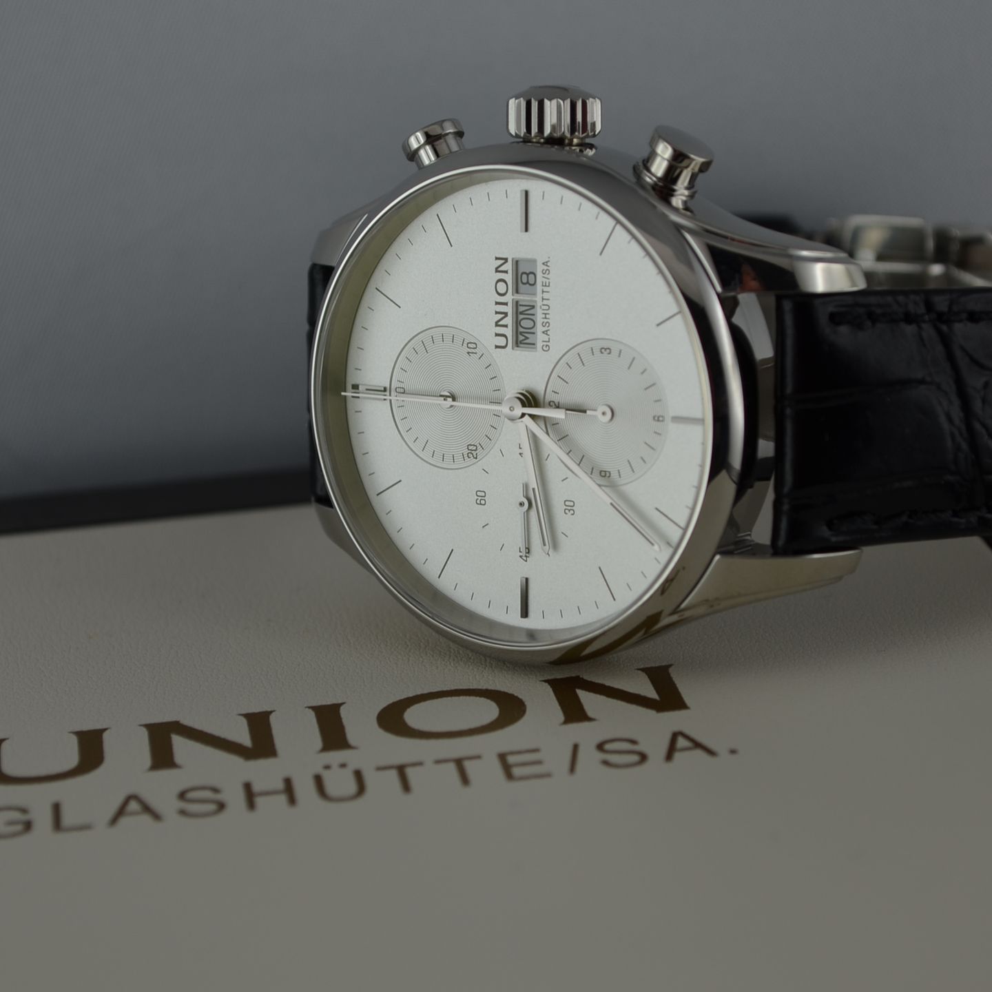 Union Glashütte Viro Chronograph D011.414.16.031.00 (2024) - Zwart wijzerplaat 40mm Staal (3/5)