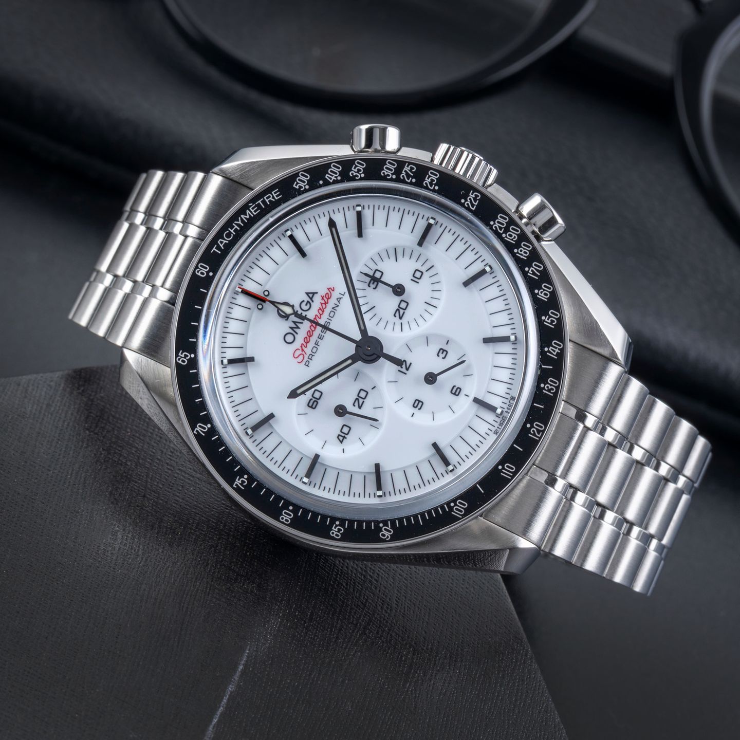 Omega Speedmaster Professional Moonwatch 310.30.42.50.04.001 - (2/8)