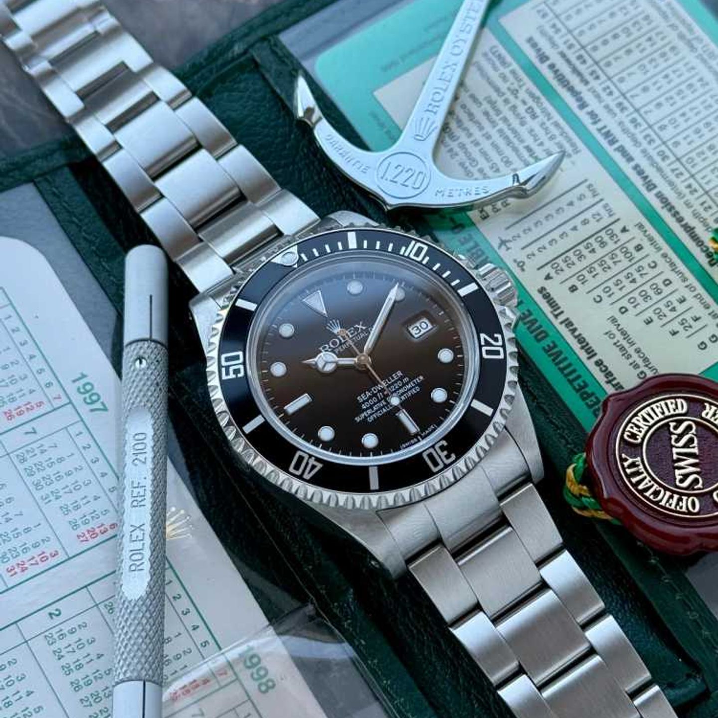 Rolex Sea-Dweller 16660 (1984) - Zwart wijzerplaat 40mm Staal (3/8)