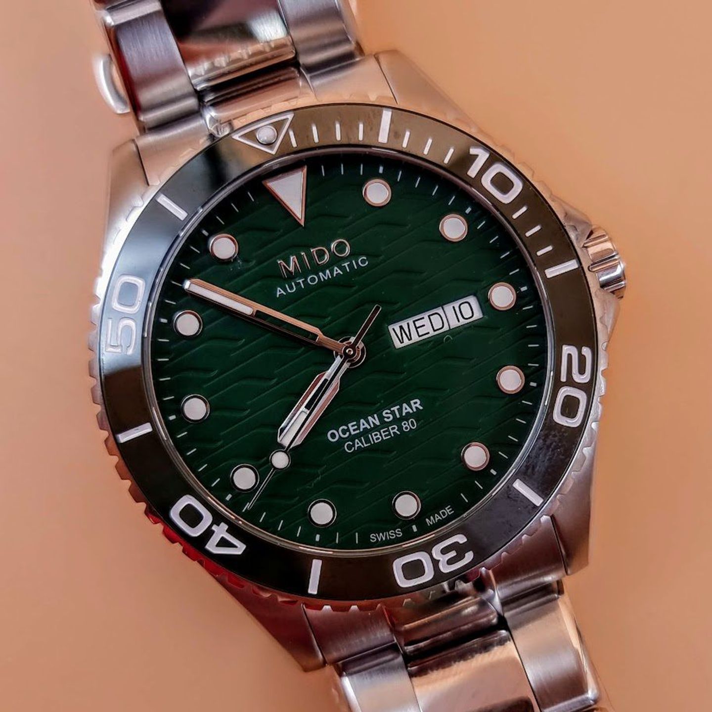 Mido Ocean Star M042.430.11.091.00 (2025) - Green dial 43 mm Steel case (2/8)