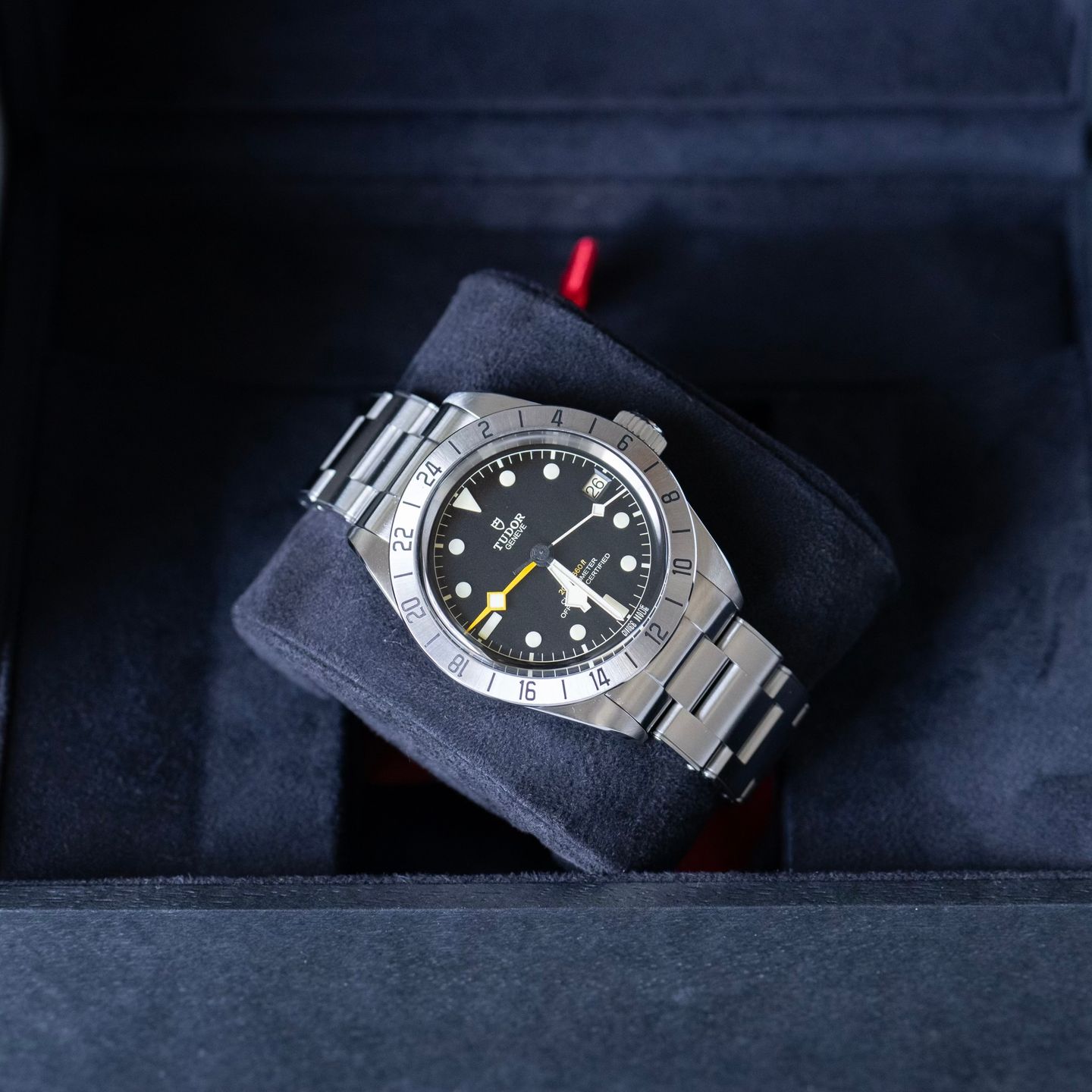 Tudor Black Bay 79470 (2024) - Black dial 39 mm Steel case (3/6)