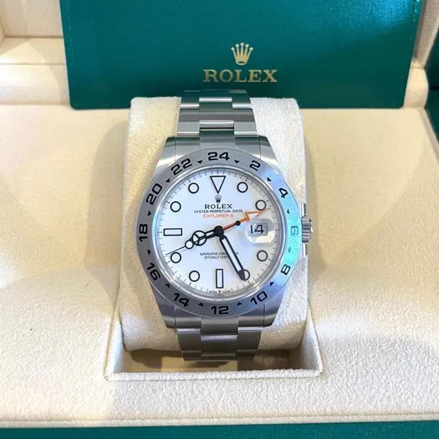 Rolex Explorer II 226570 - (3/6)