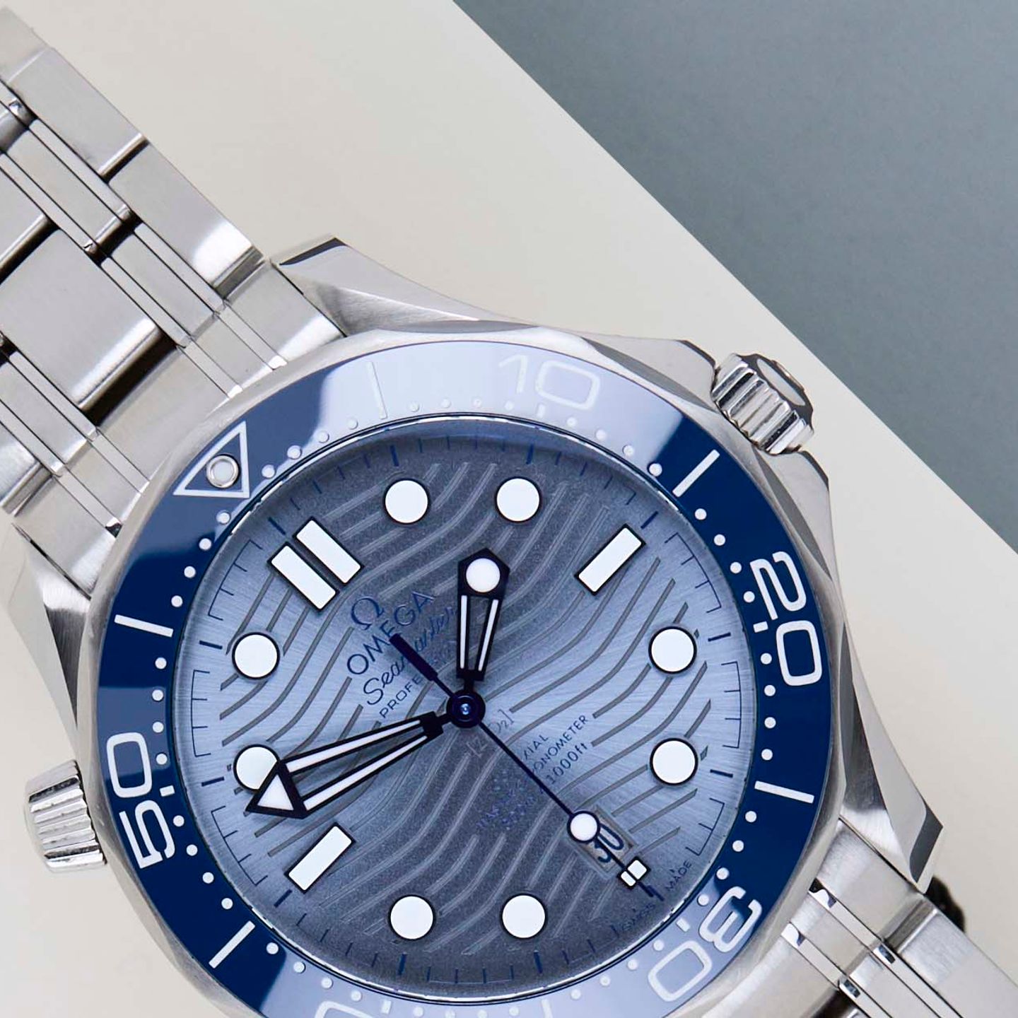 Omega Seamaster Diver 300 M 210.30.42.20.06.001 (2020) - Grey dial 42 mm Steel case (3/8)