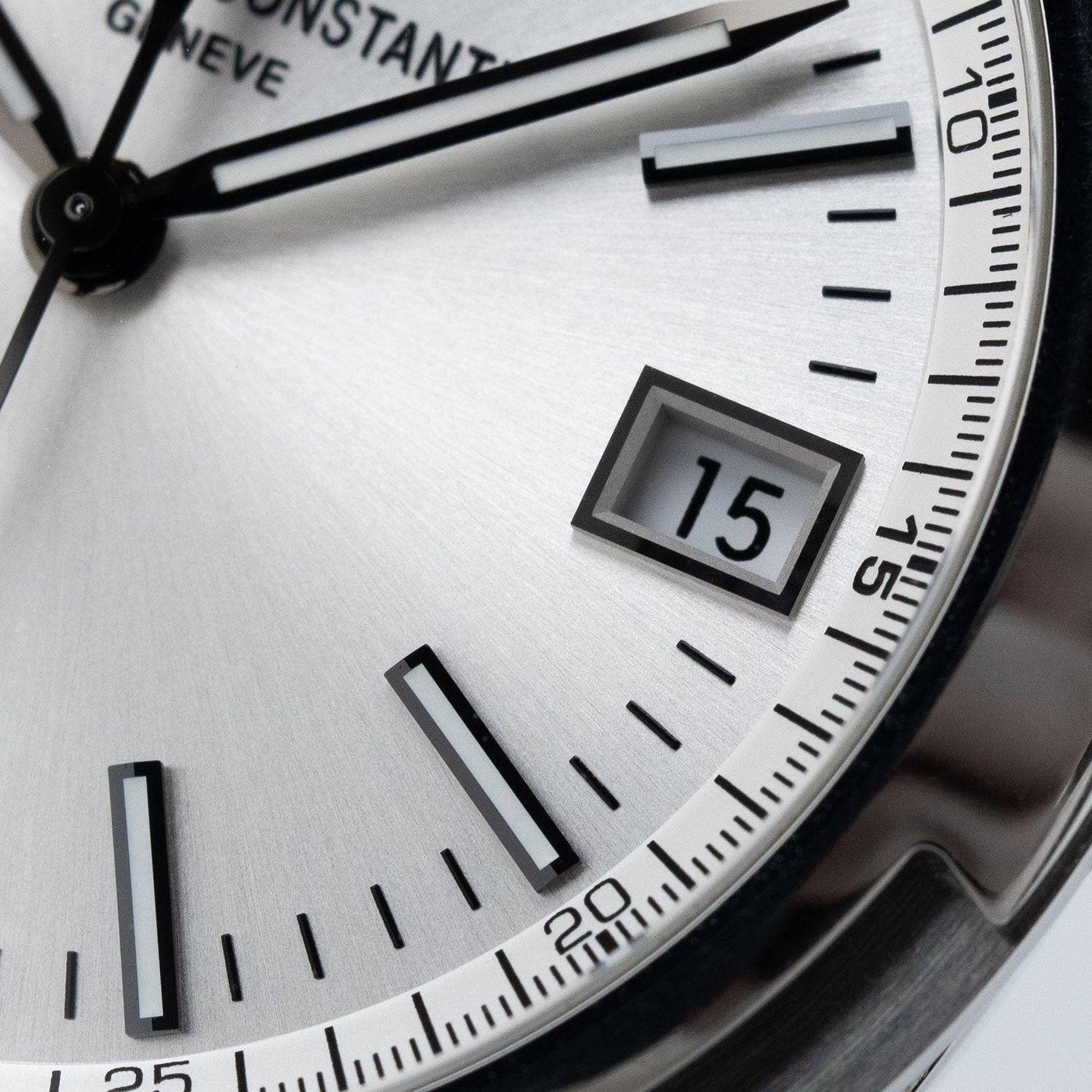 Vacheron Constantin Overseas 4500V/110A-B126 (2016) - Silver dial 42 mm Steel case (4/8)