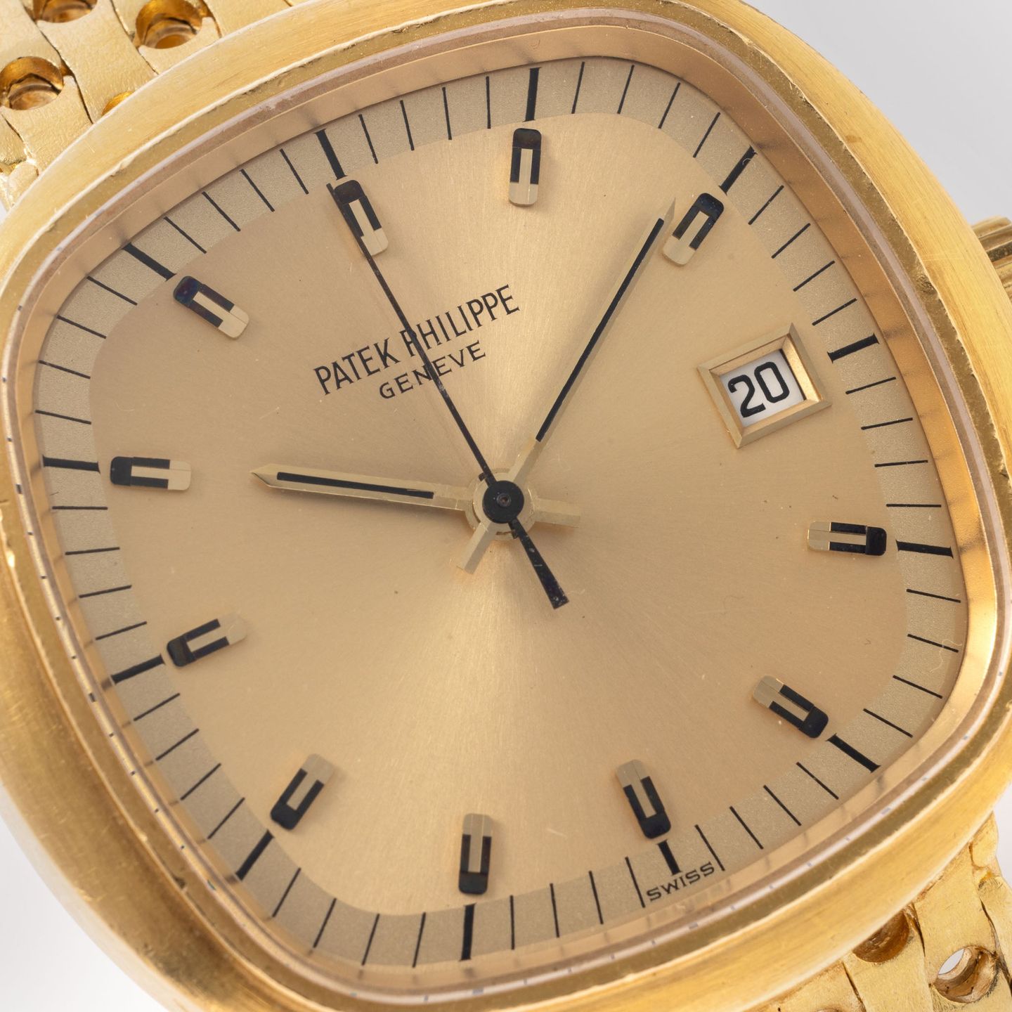 Patek Philippe Beta 21 3587-2 - (4/8)