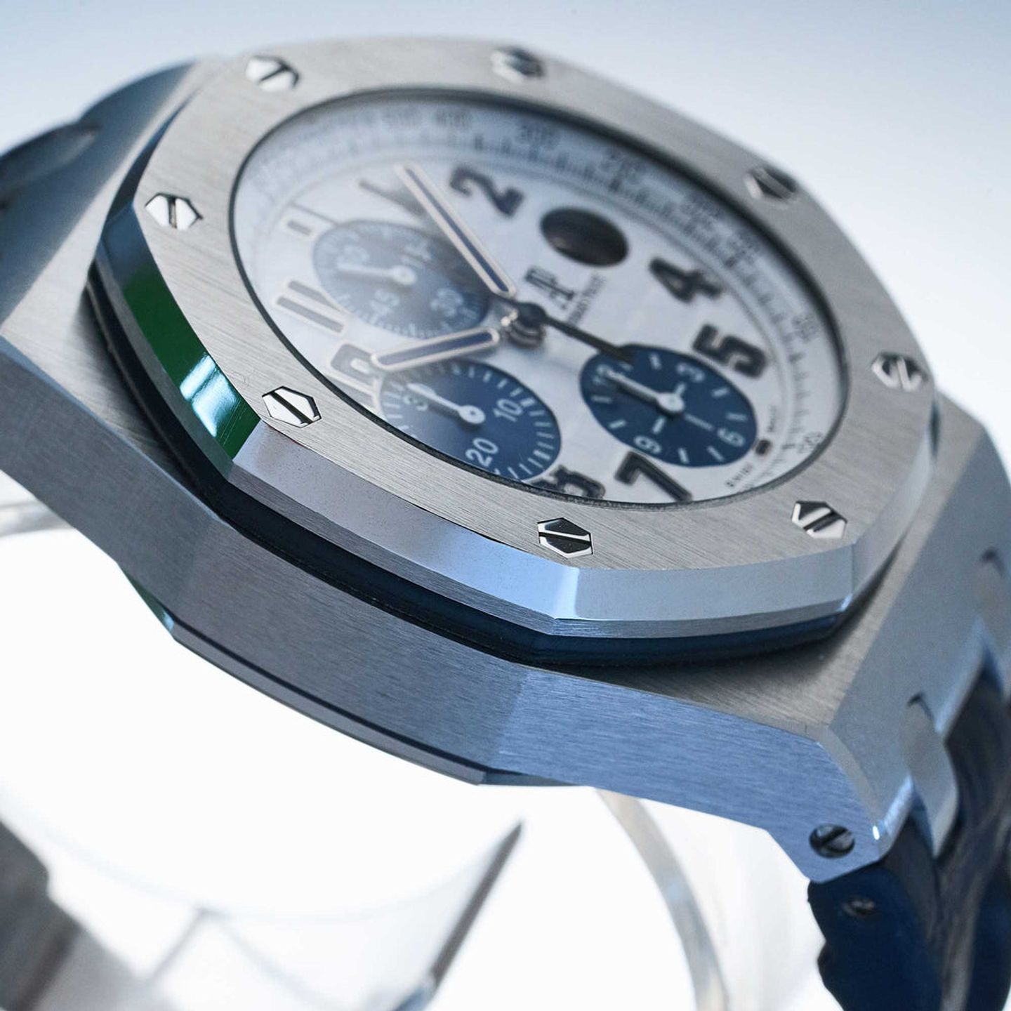 Audemars Piguet Royal Oak Offshore Chronograph Volcano 26170ST.OO.D305CR.01 - (3/7)
