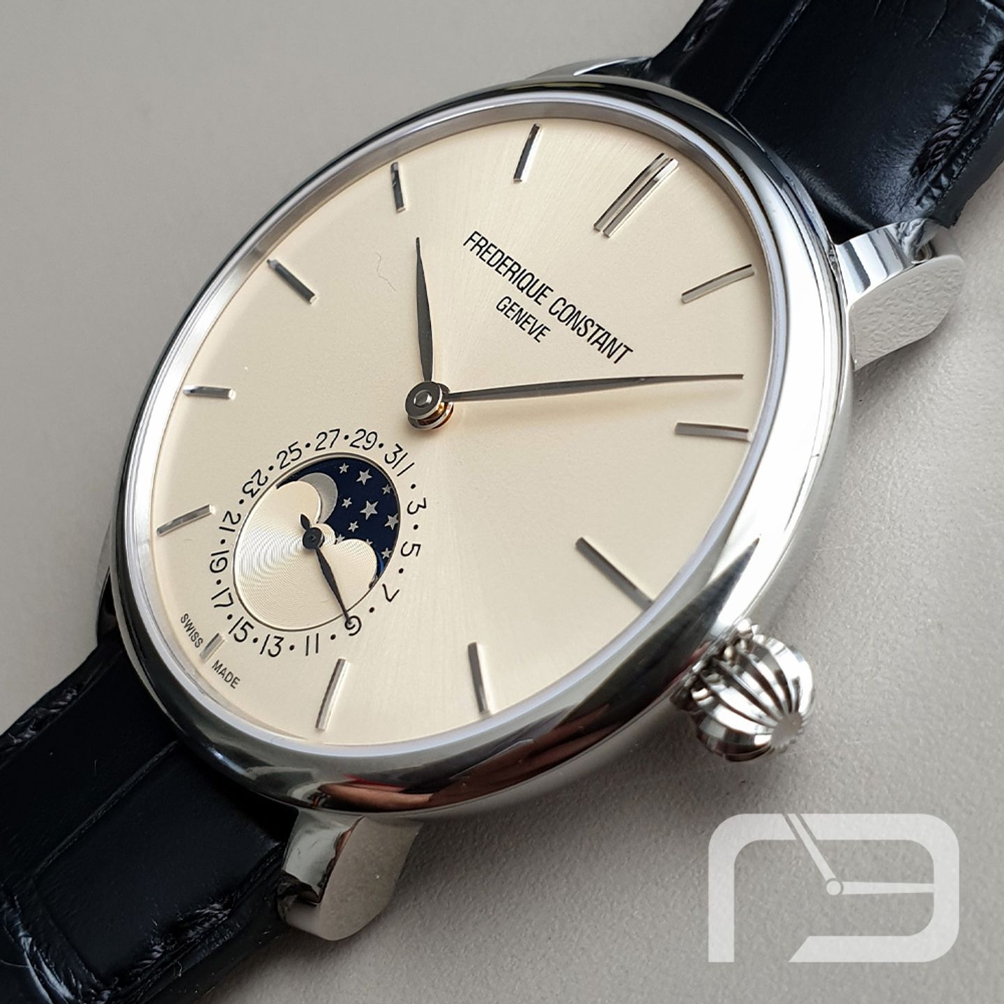 Frederique Constant Manufacture Slimline Moonphase FC-705BG4S6 (2024) - Blue dial 42 mm Steel case (3/8)