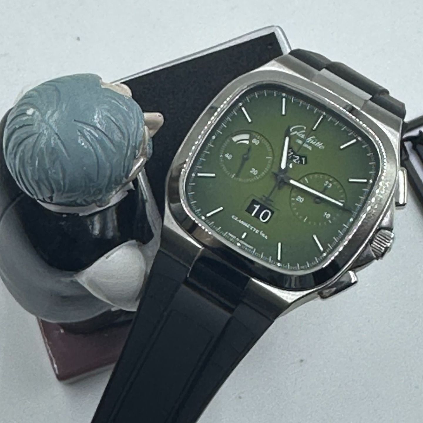 Glashütte Original Seventies Chronograph Panorama Date 1-37-02-09-02-63 (2024) - Green dial 40 mm Steel case (2/8)