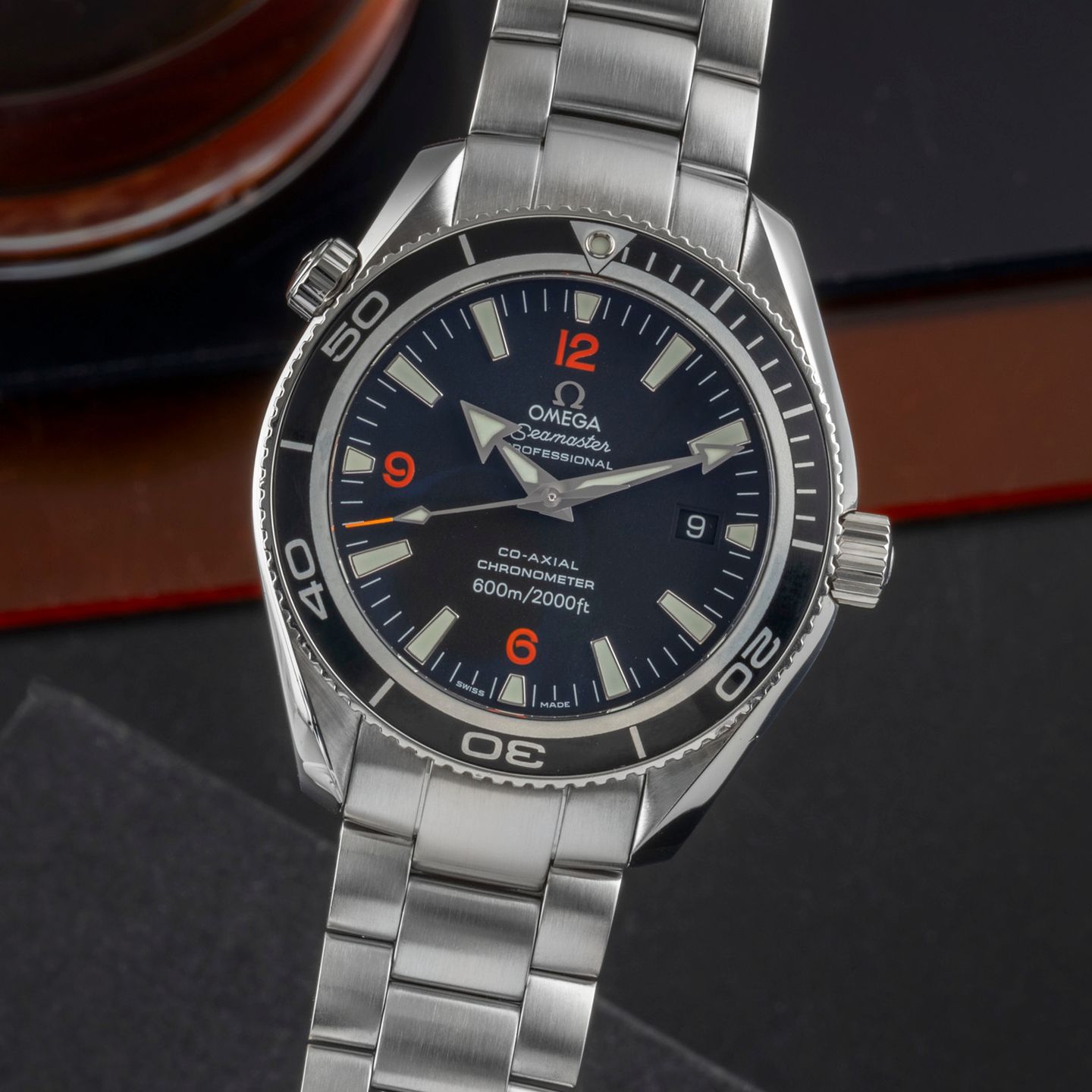 Omega Seamaster Planet Ocean 2201.51.00 (2005) - Black dial 42 mm Steel case (3/8)