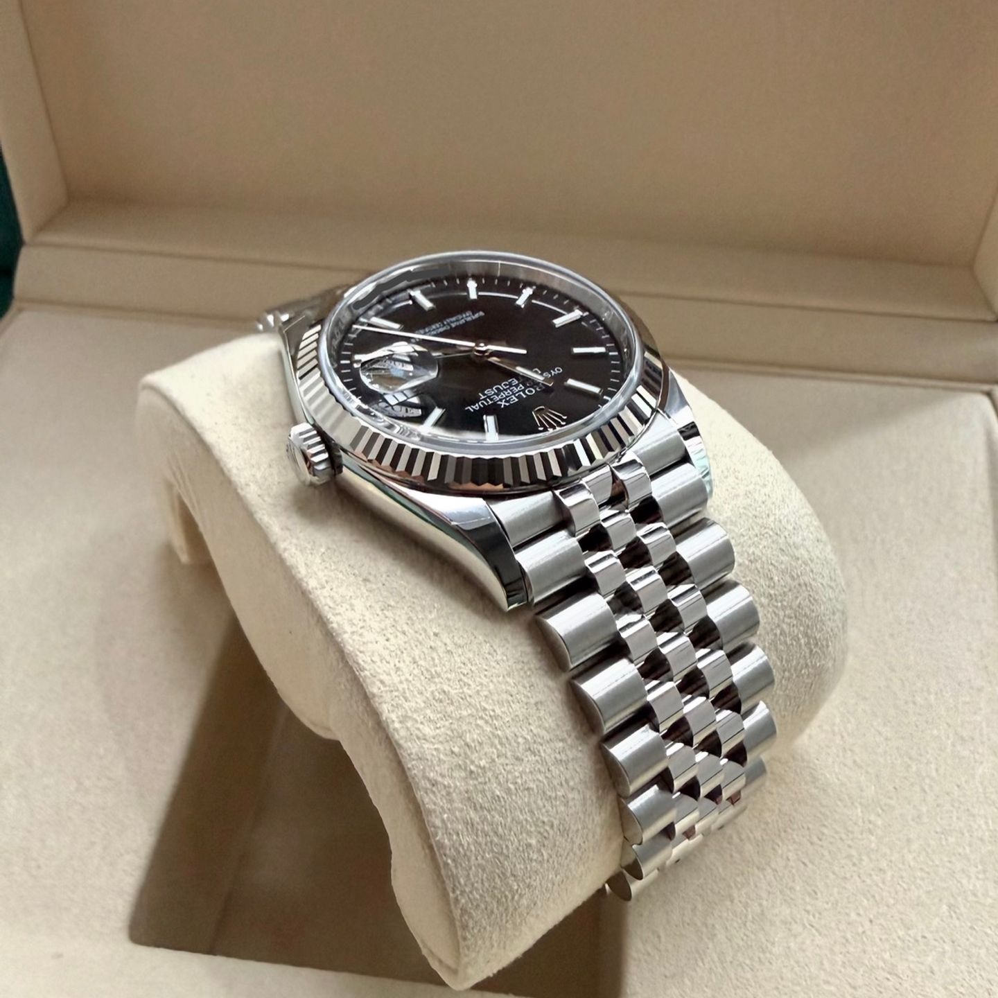 Rolex Datejust 36 126234 (2025) - Black dial 36 mm Steel case (3/5)