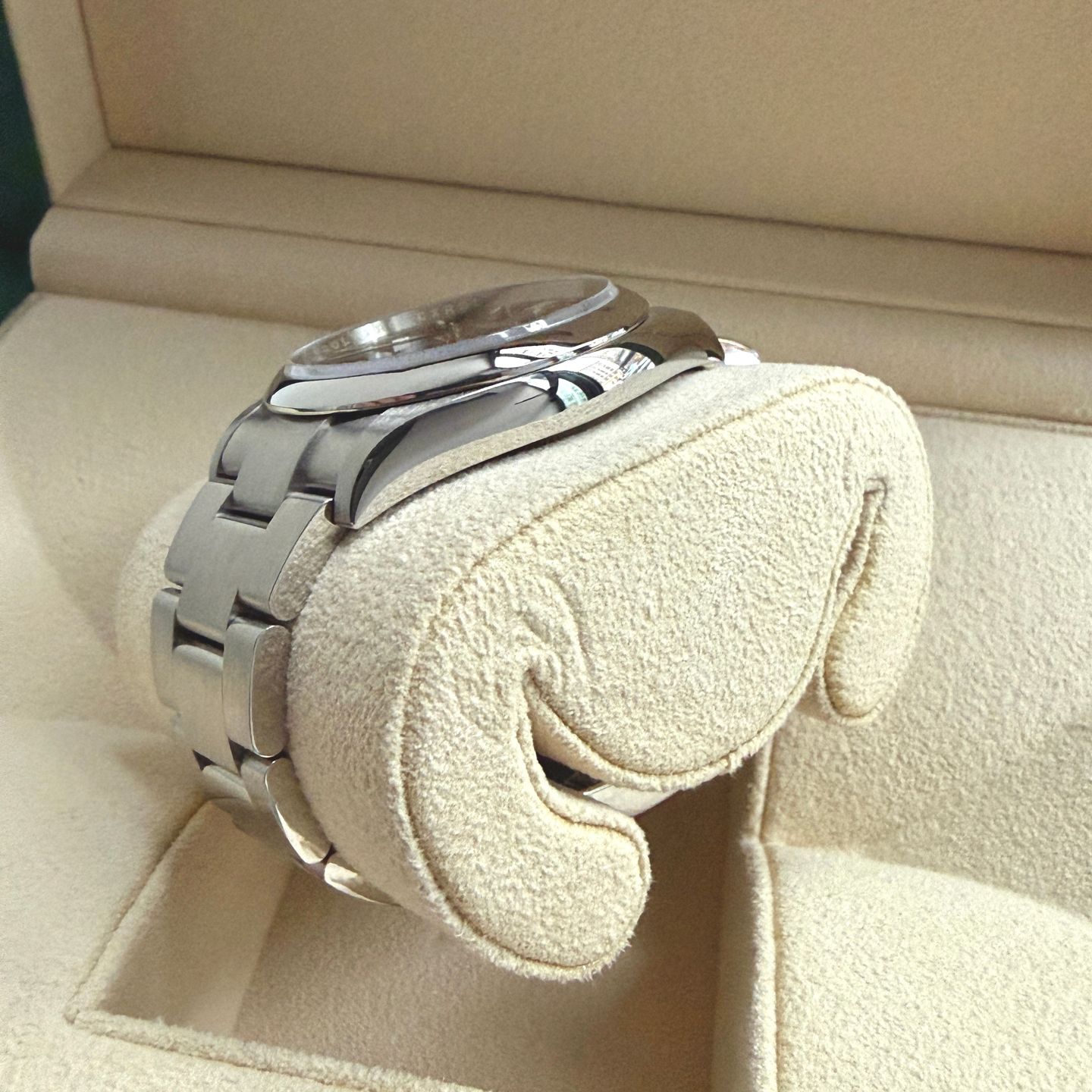 Rolex Oyster Perpetual 36 126000 (2023) - Black dial 36 mm Steel case (10/14)