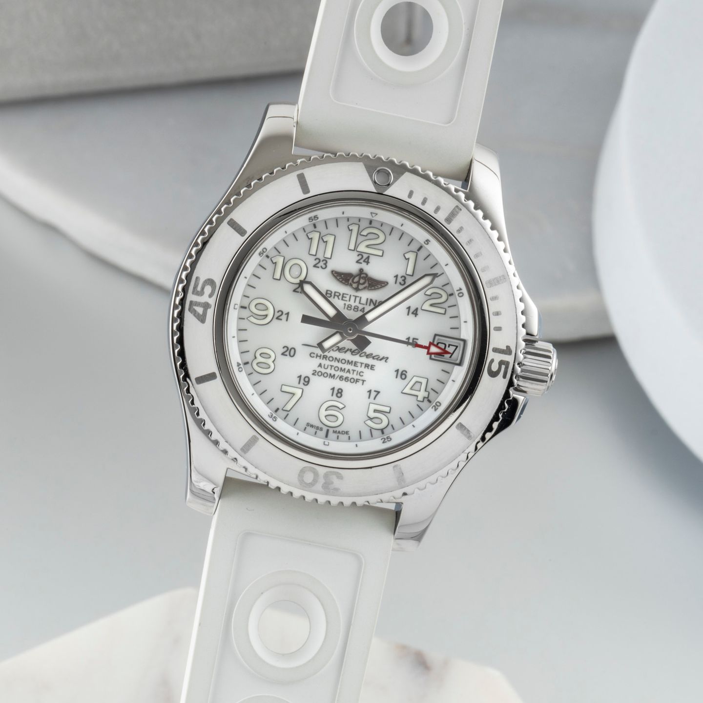 Breitling Superocean II 36 A17312 (2017) - White dial 36 mm Steel case (3/8)