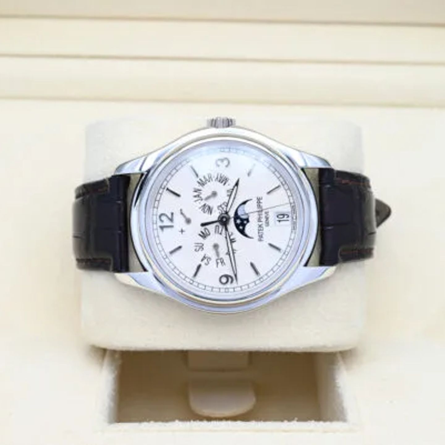 Patek Philippe Annual Calendar 5146G - (4/7)