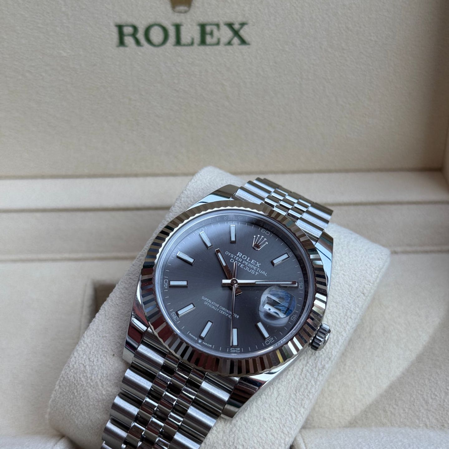 Rolex Datejust 41 126334 (2025) - Grijs wijzerplaat 41mm Staal (2/7)
