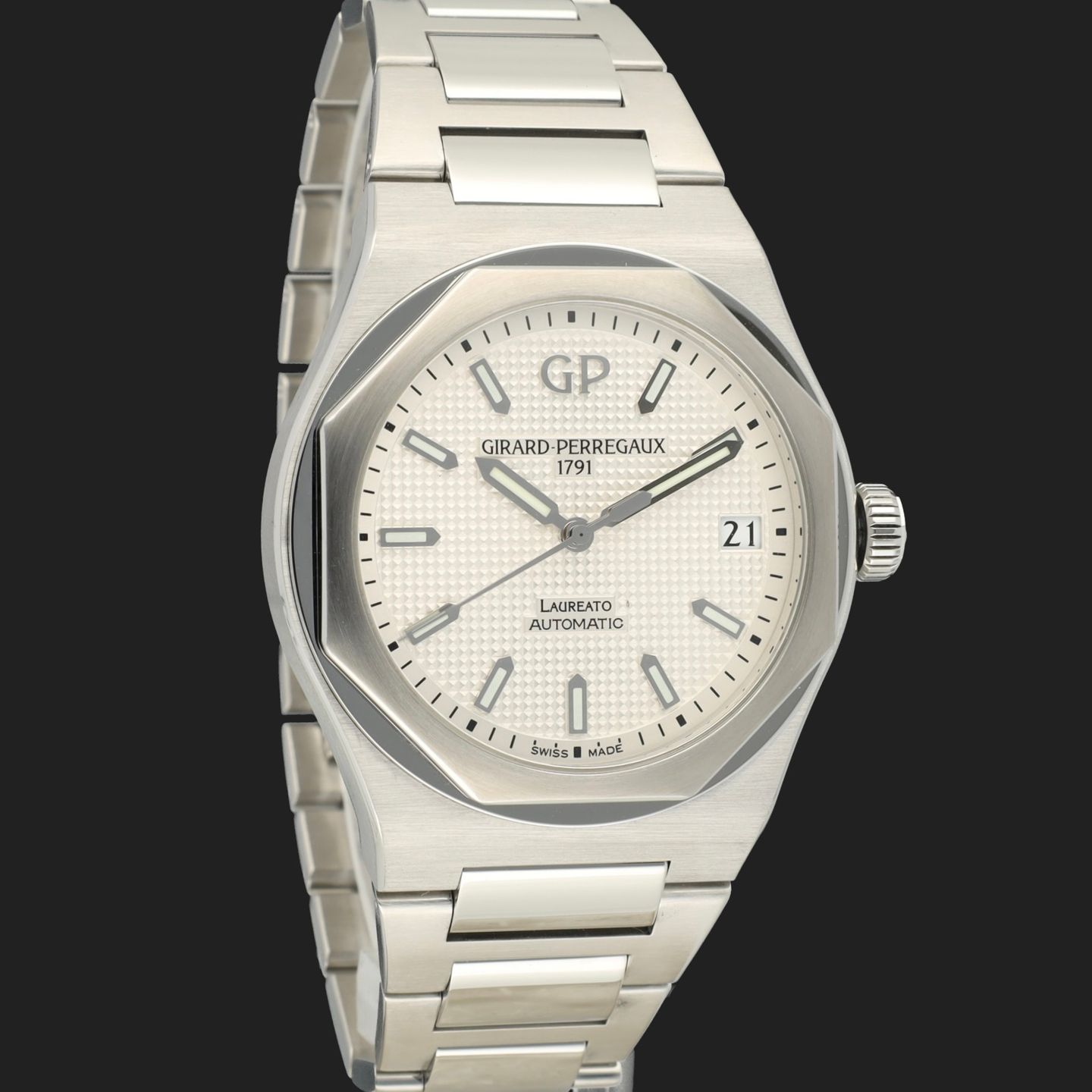 Girard-Perregaux Laureato 81010-11-131-11A (2021) - 43 mm Steel case (4/8)