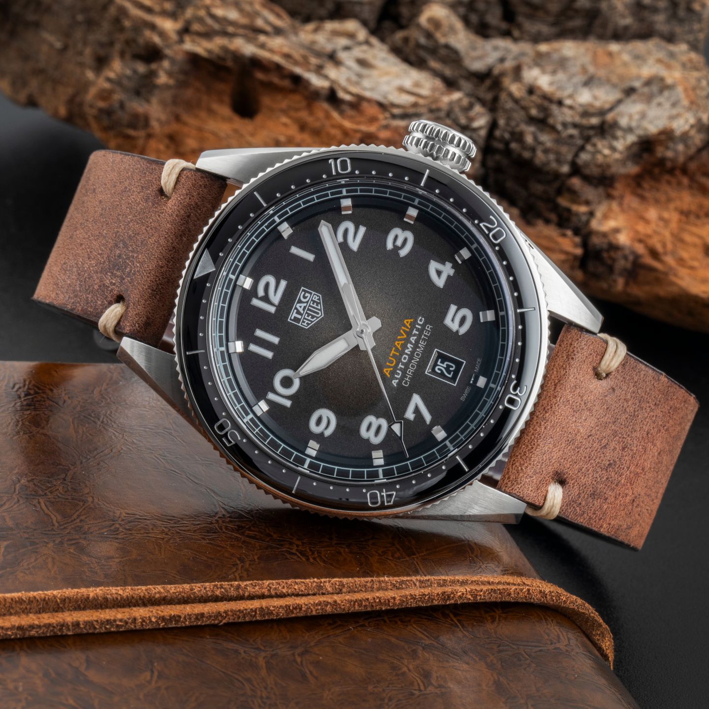 TAG Heuer Autavia WBE5114.FC8266 (Onbekend (willekeurig serienummer)) - Zwart wijzerplaat 42mm Staal (2/8)