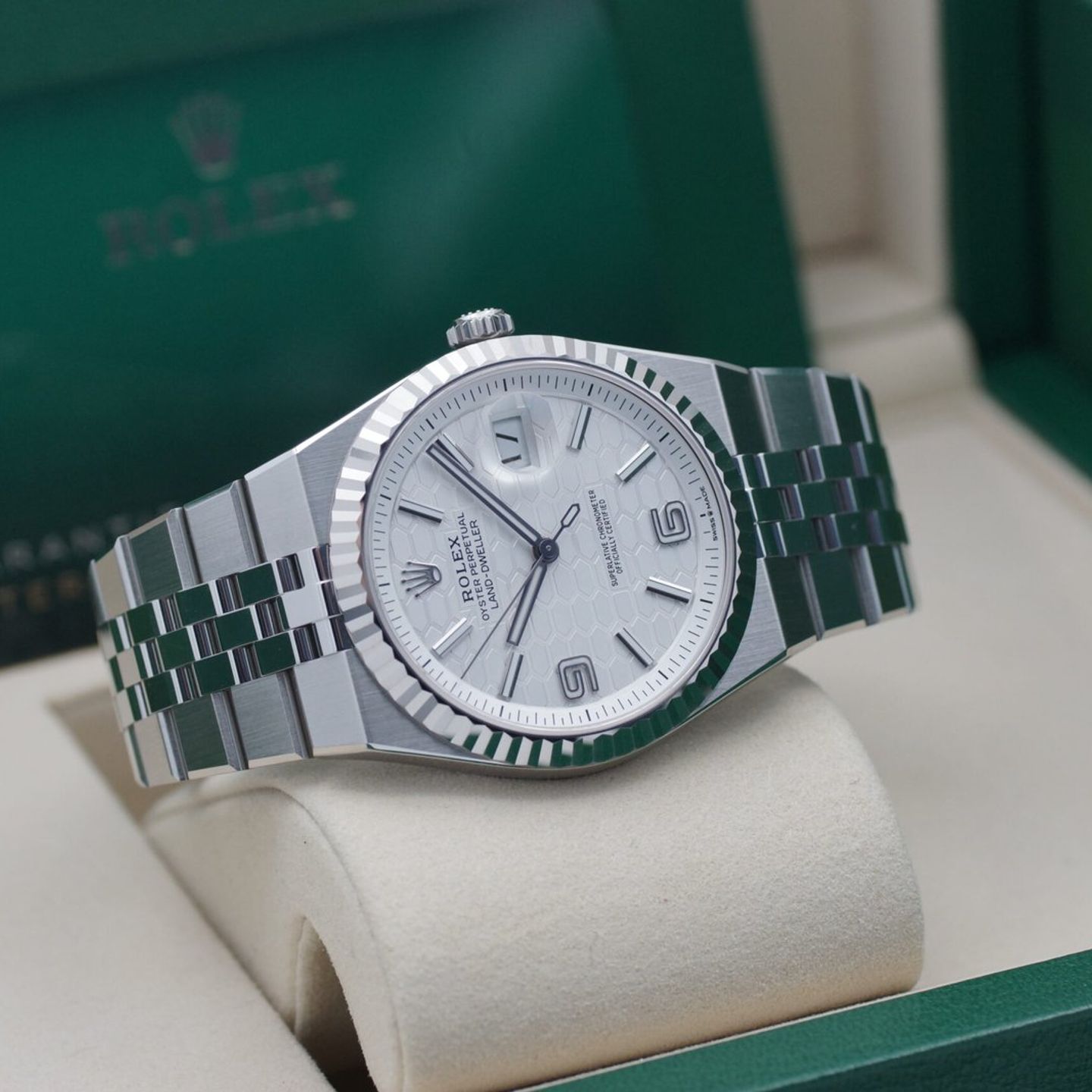 Rolex Land-Dweller 40 127334 (2025) - Wit wijzerplaat 40mm Staal (3/8)