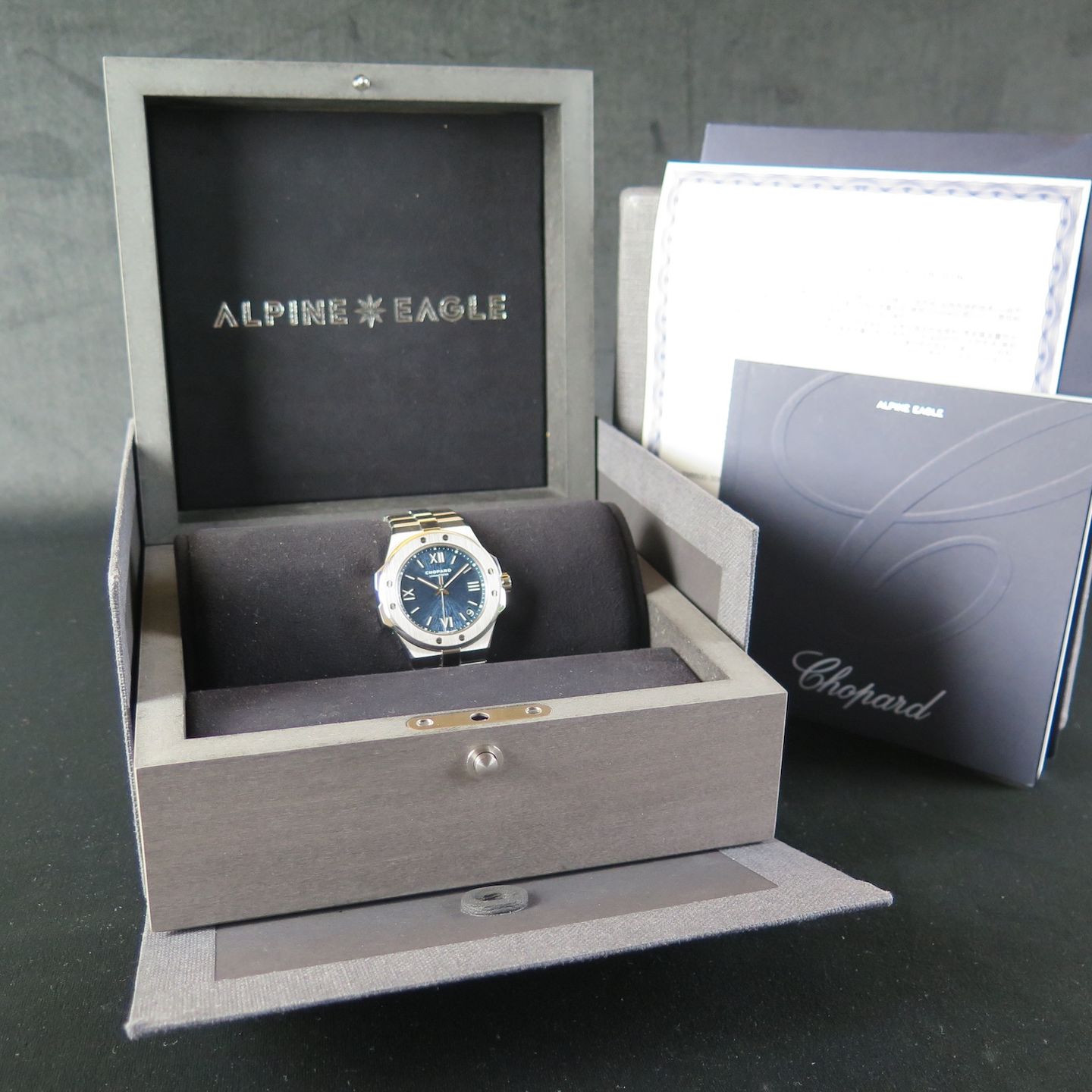 Chopard Alpine Eagle 298600-3001 (2024) - Blue dial 41 mm Steel case (8/8)