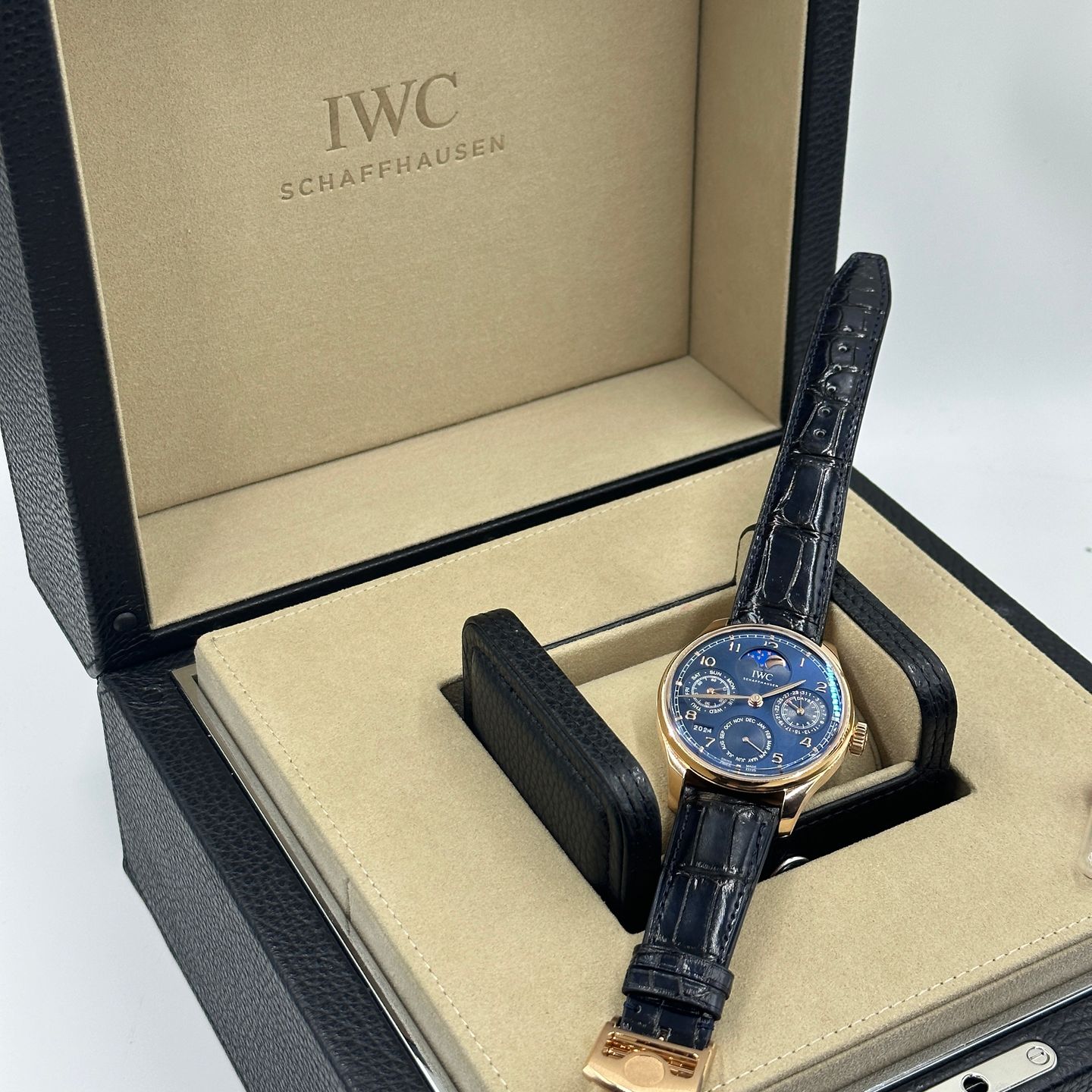 IWC Portuguese Perpetual Calendar IW503312 - (2/8)