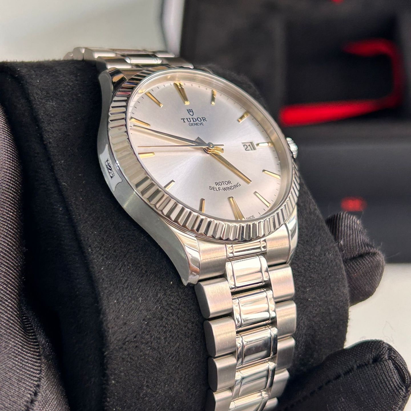 Tudor Style 12710 (2025) - Zilver wijzerplaat 41mm Staal (7/8)
