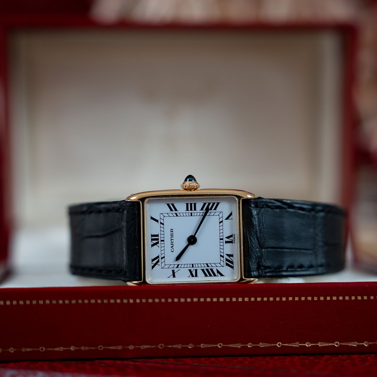 Cartier Tank 96041 (Unknown (random serial)) - White dial 30 mm Yellow Gold case (2/8)