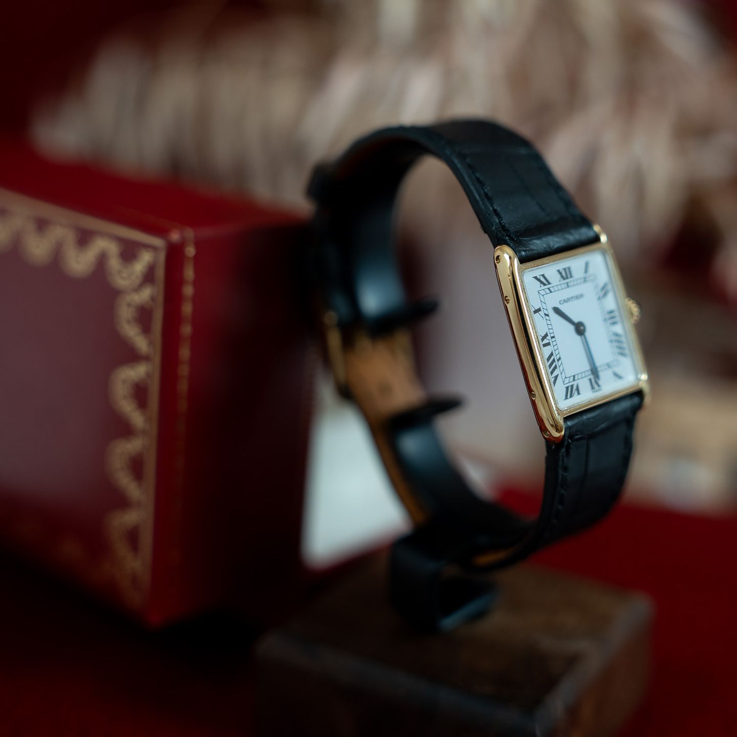 Cartier Tank 96041 (Unknown (random serial)) - White dial 30 mm Yellow Gold case (4/8)