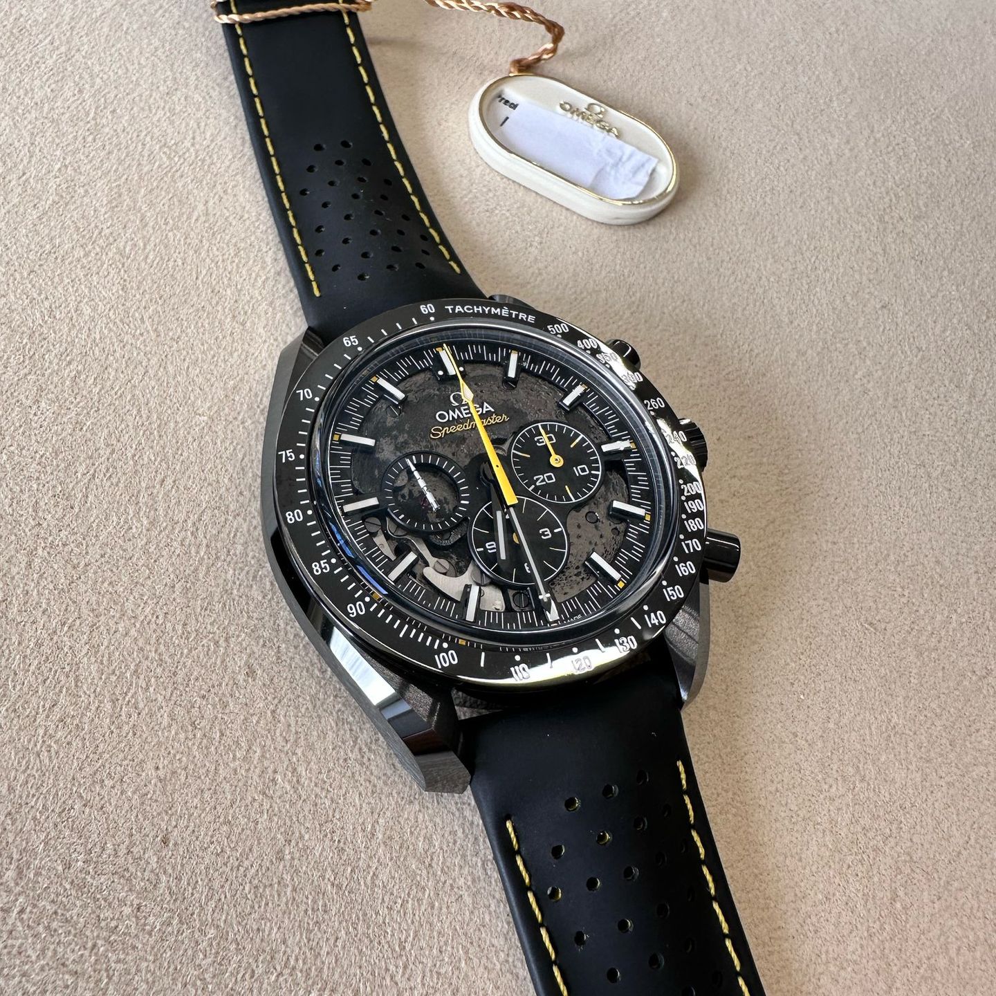 Omega Speedmaster 310.92.44.50.01.001 (2024) - Black dial 44 mm Ceramic case (3/4)