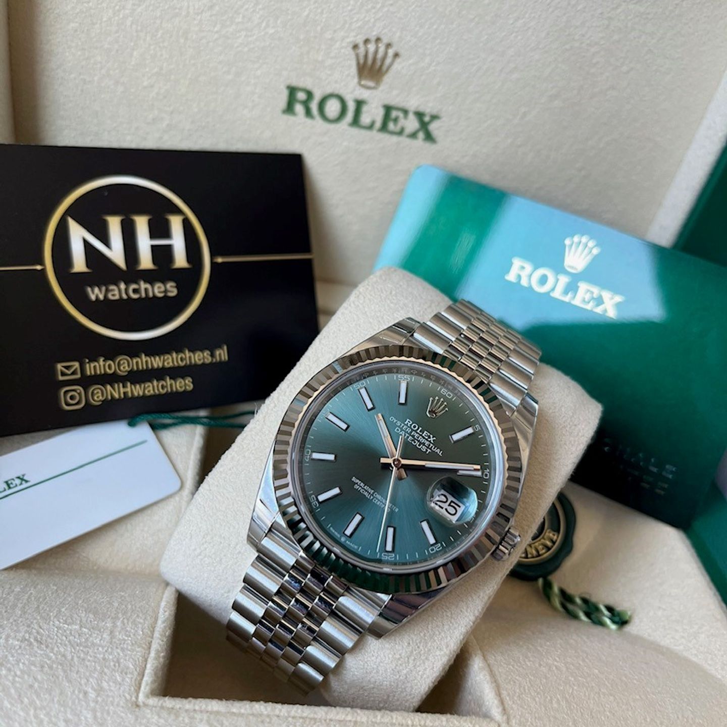 Rolex Datejust 41 126334 (2024) - Green dial 41 mm Steel case (3/6)