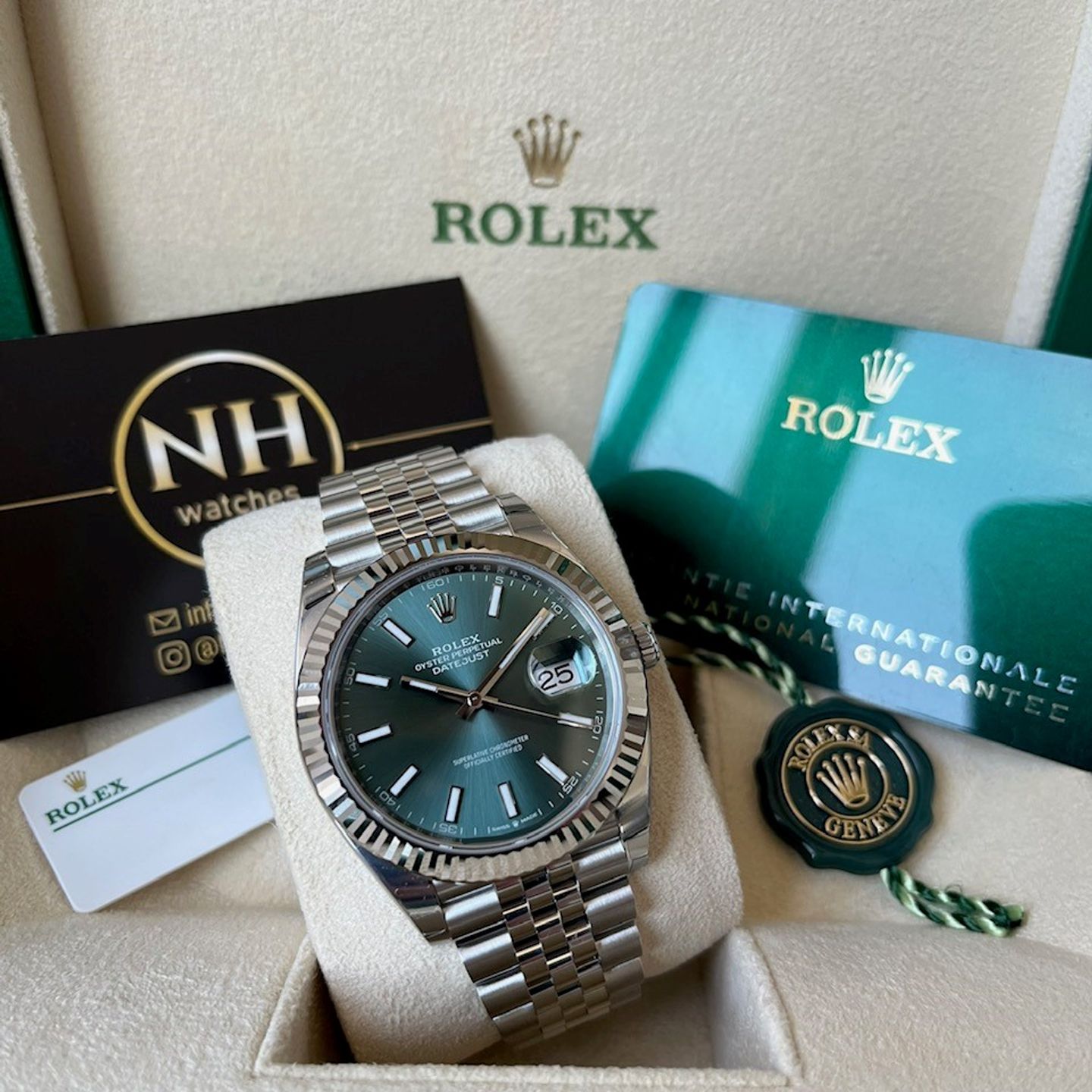 Rolex Datejust 41 126334 (2024) - Green dial 41 mm Steel case (2/6)