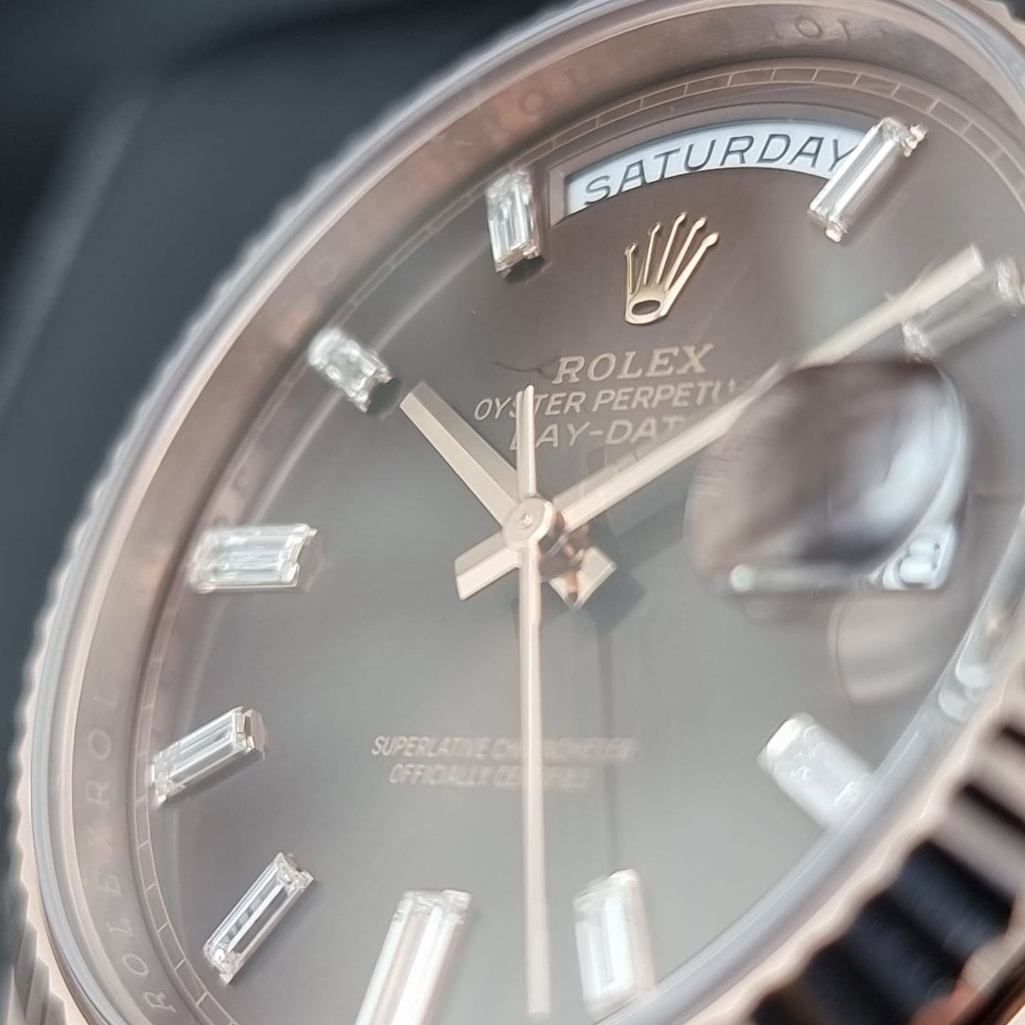 Rolex Day-Date 40 228235 (2018) - Brown dial 40 mm Rose Gold case (4/7)