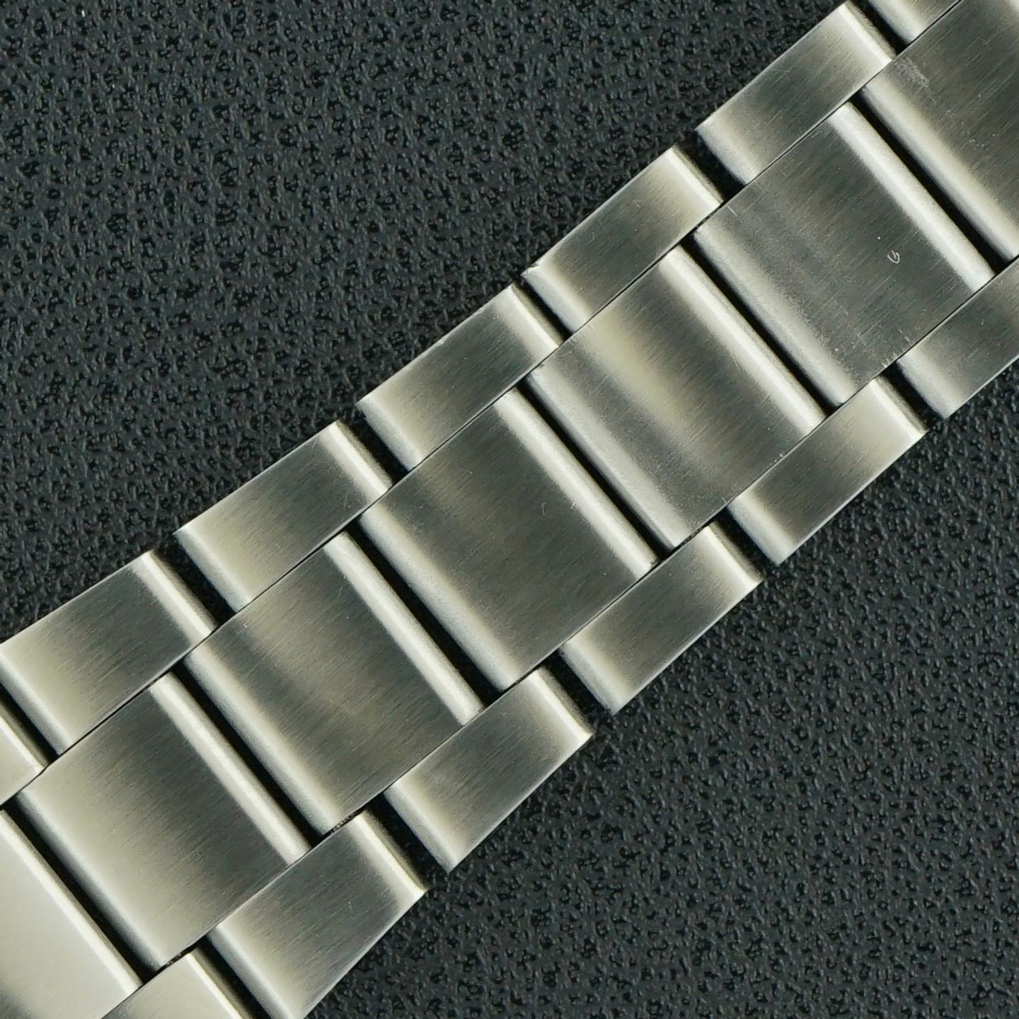 Omega Genève 166.0173 - (6/8)
