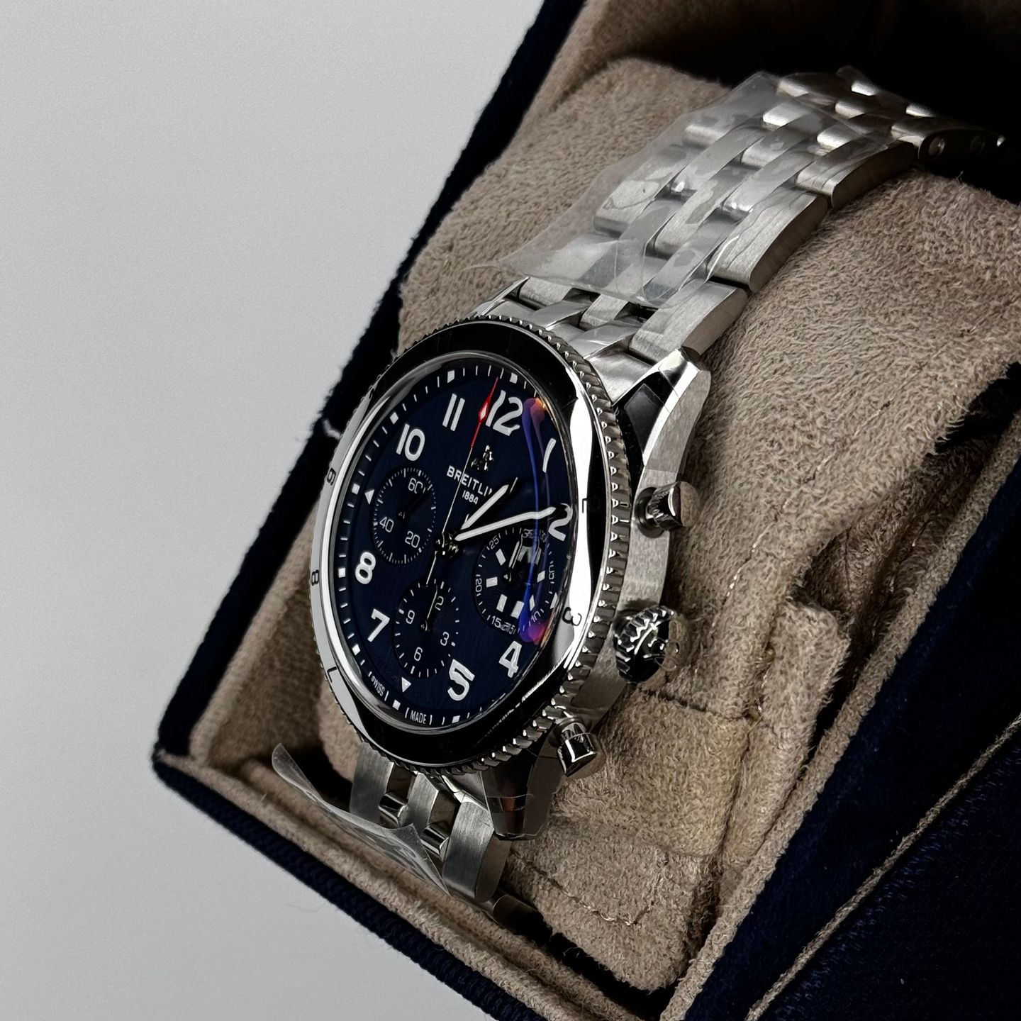 Breitling Classic AVI A233801A1C1A1 (2024) - Blauw wijzerplaat 42mm Staal (5/7)