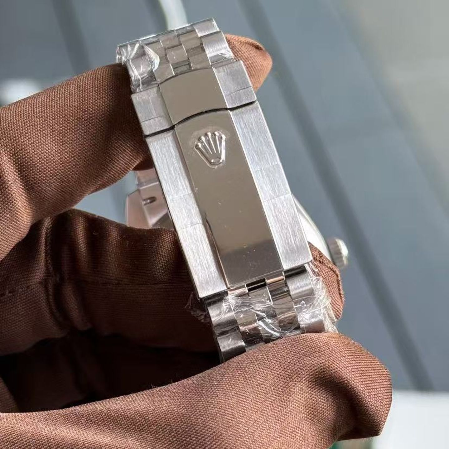 Rolex Sky-Dweller 336934 (2024) - White dial 42 mm Gold/Steel case (3/4)