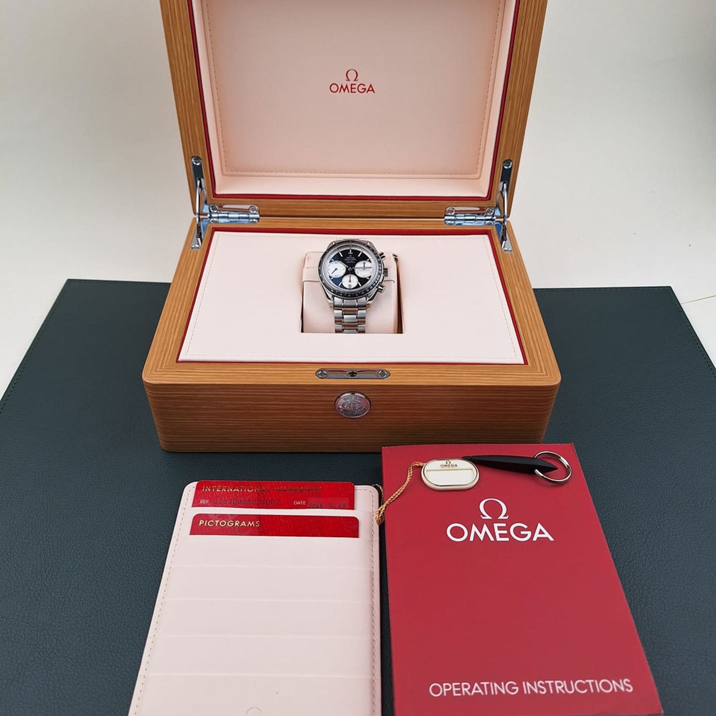Omega Speedmaster Racing 326.30.40.50.01.002 - (8/8)