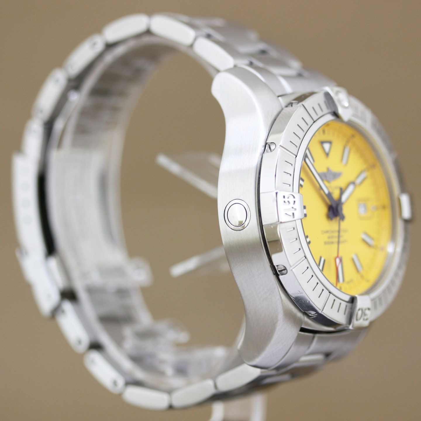 Breitling Avenger Seawolf A17319 (Unknown (random serial)) - Yellow dial 45 mm Steel case (4/8)