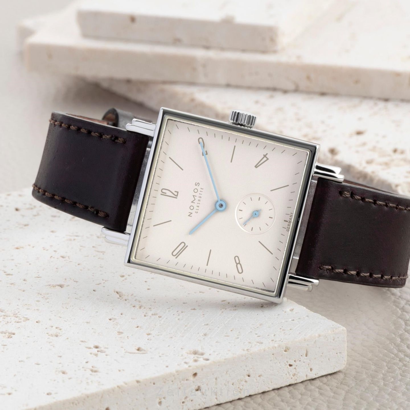 NOMOS Tetra 454 - (2/8)