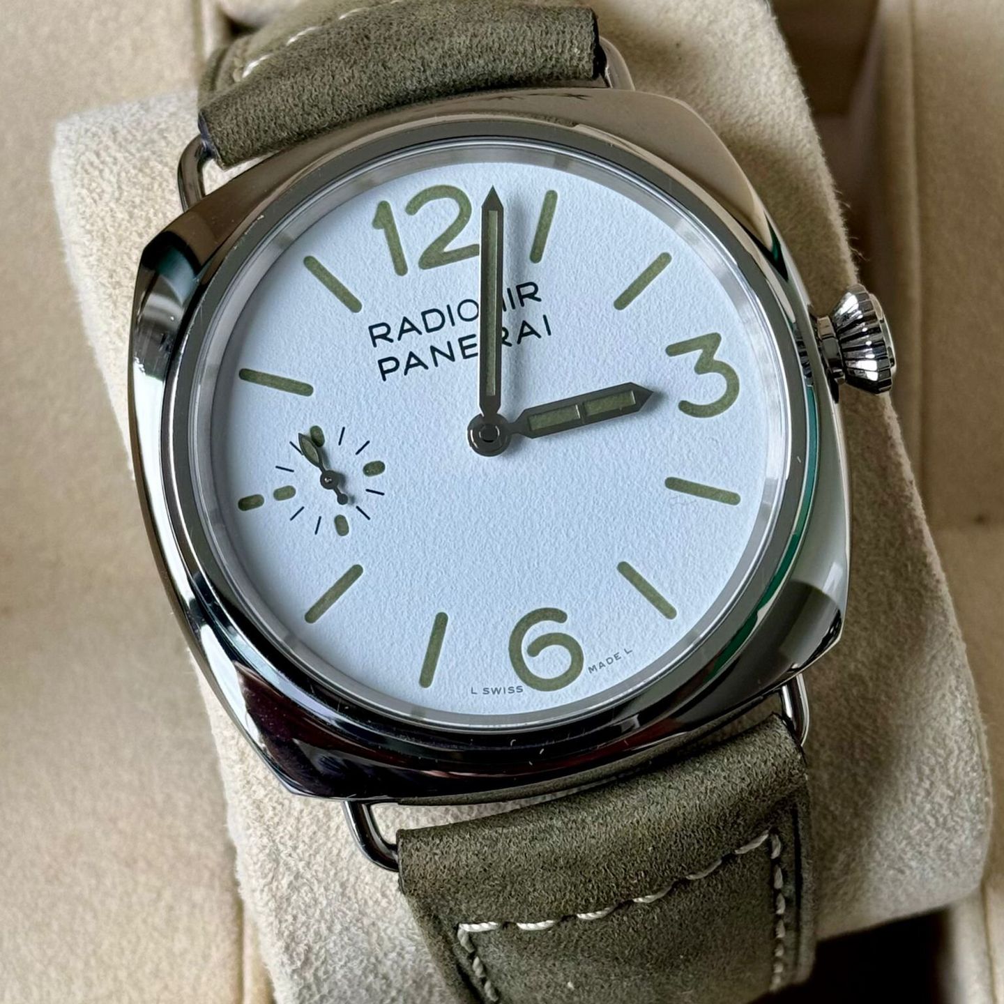 Panerai Radiomir 8 Days PAM01384 (2024) - Wit wijzerplaat 45mm Staal (1/7)