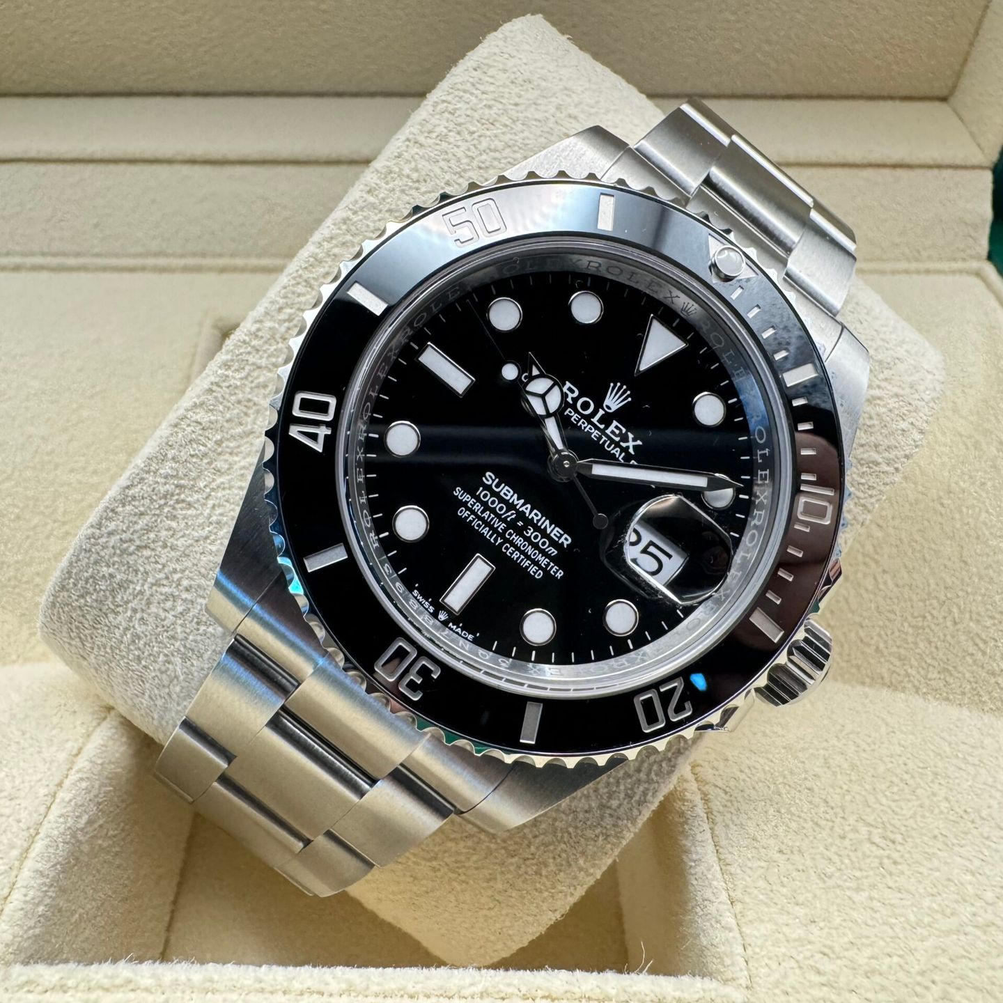 Rolex Submariner Date 126610LN (2024) - Zwart wijzerplaat 41mm Staal (3/8)