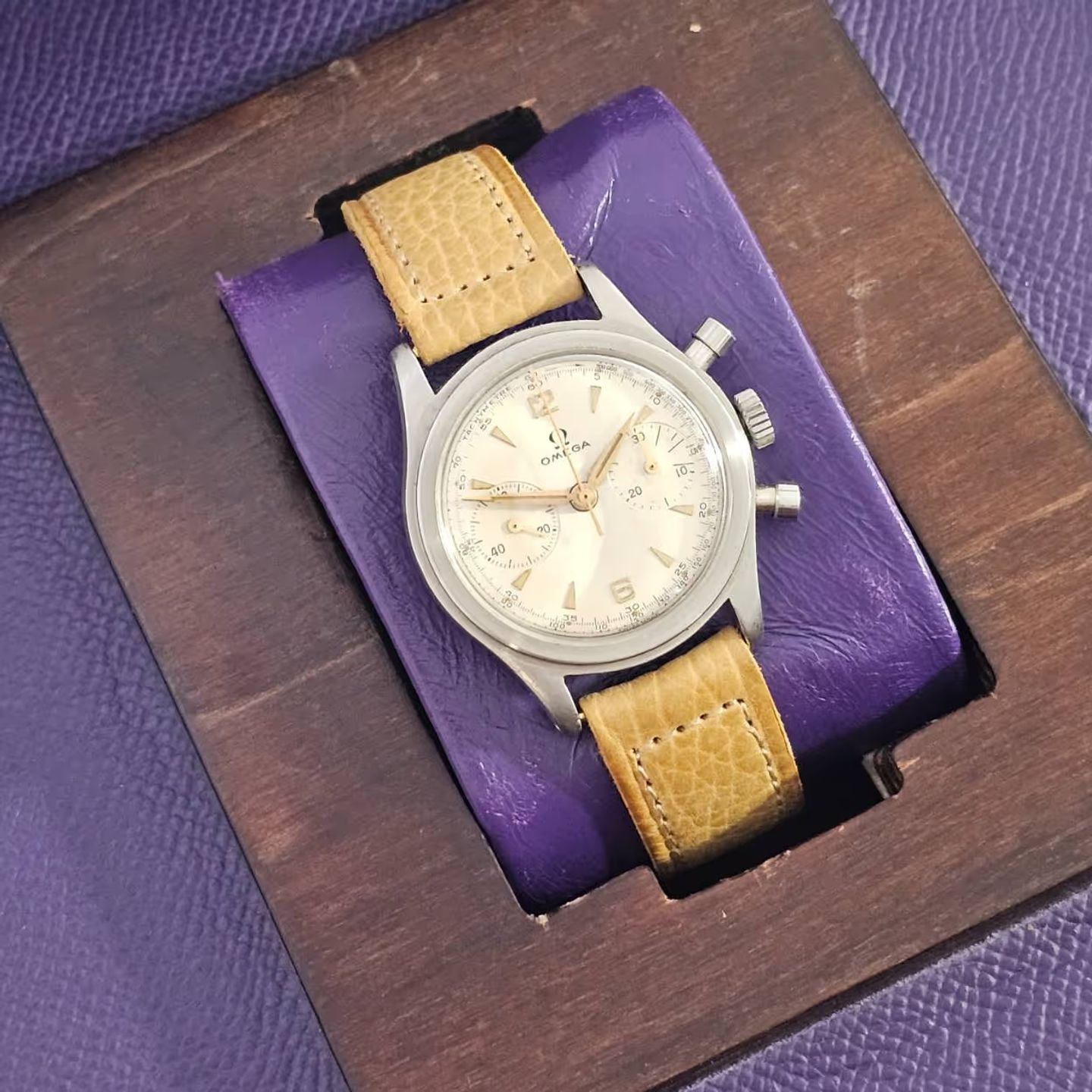 Omega Vintage 2076 - (1/4)