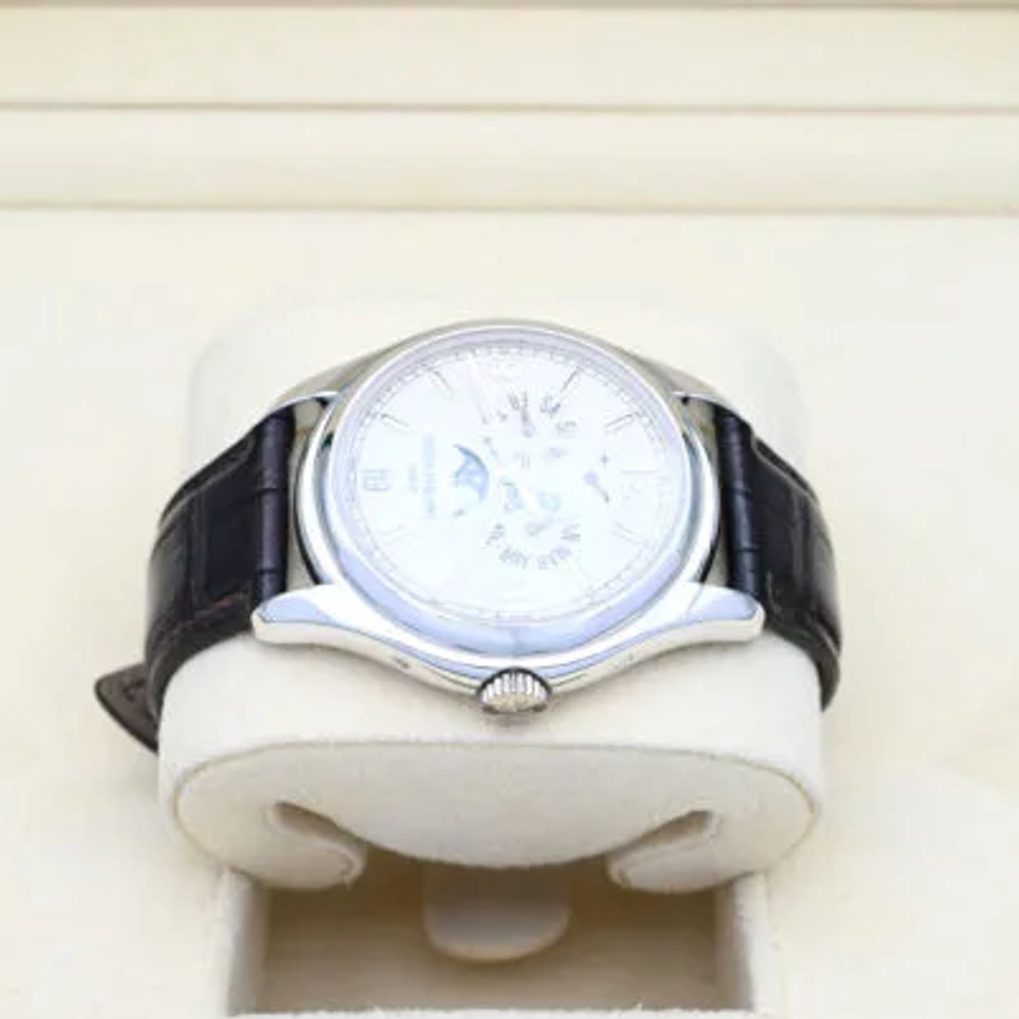 Patek Philippe Annual Calendar 5146G - (3/7)