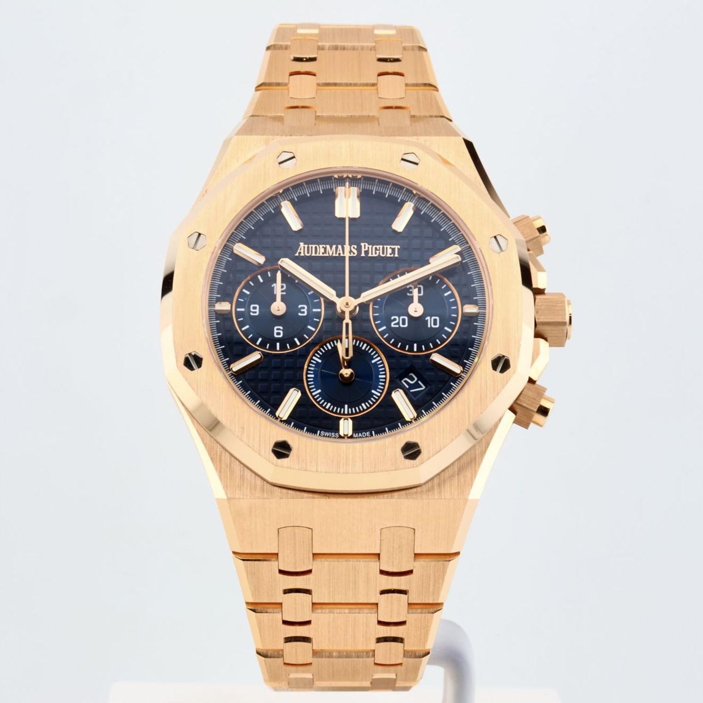 Audemars Piguet Royal Oak Chronograph 26715OR.OO.1356OR.01 (2025) - Blue dial 38 mm Rose Gold case (1/8)