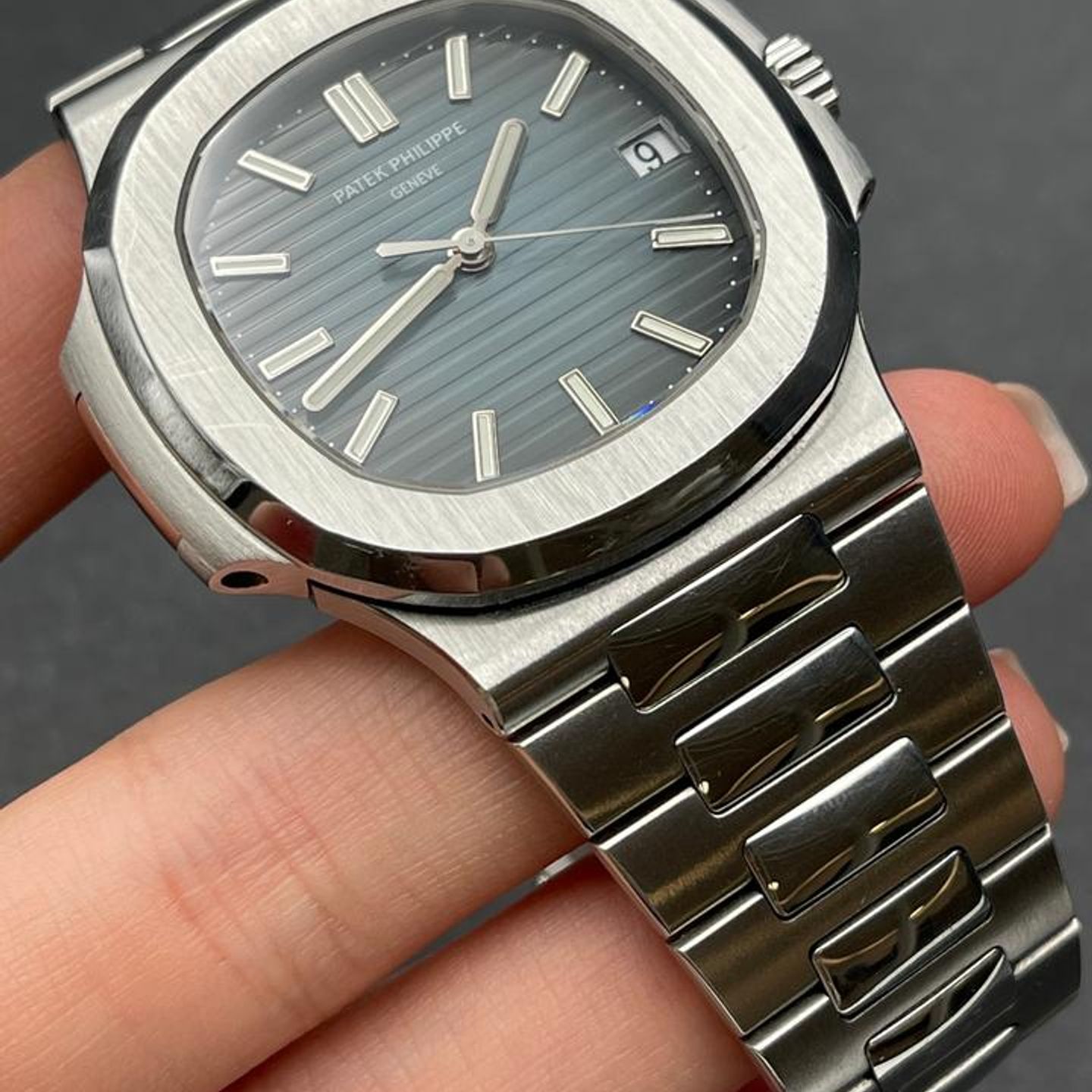 Patek Philippe Nautilus 5711/1A-010 - (1/9)